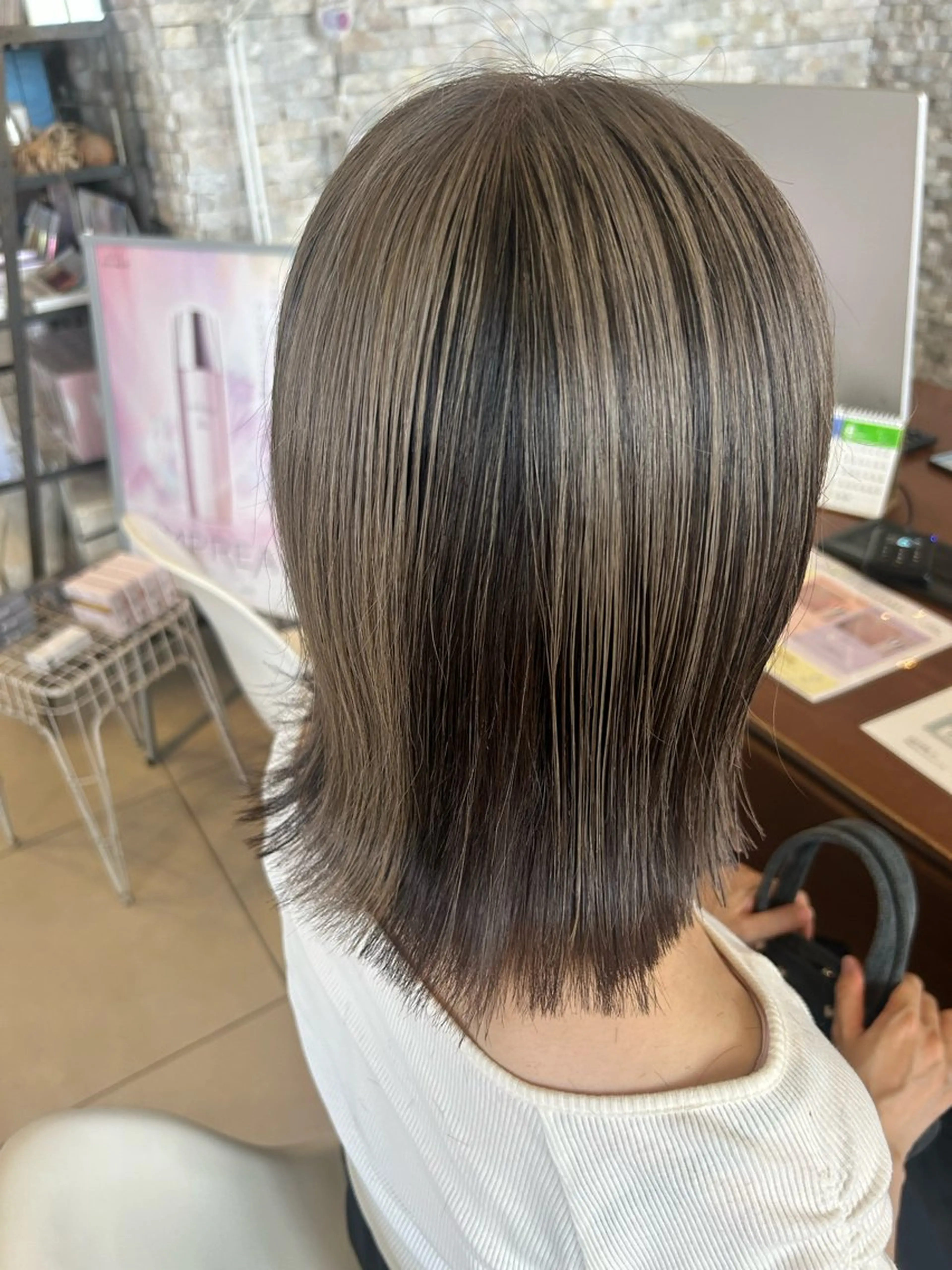 【透明感】ハイライトカラー＋カット＋トリートメント27480円→25900円の写真