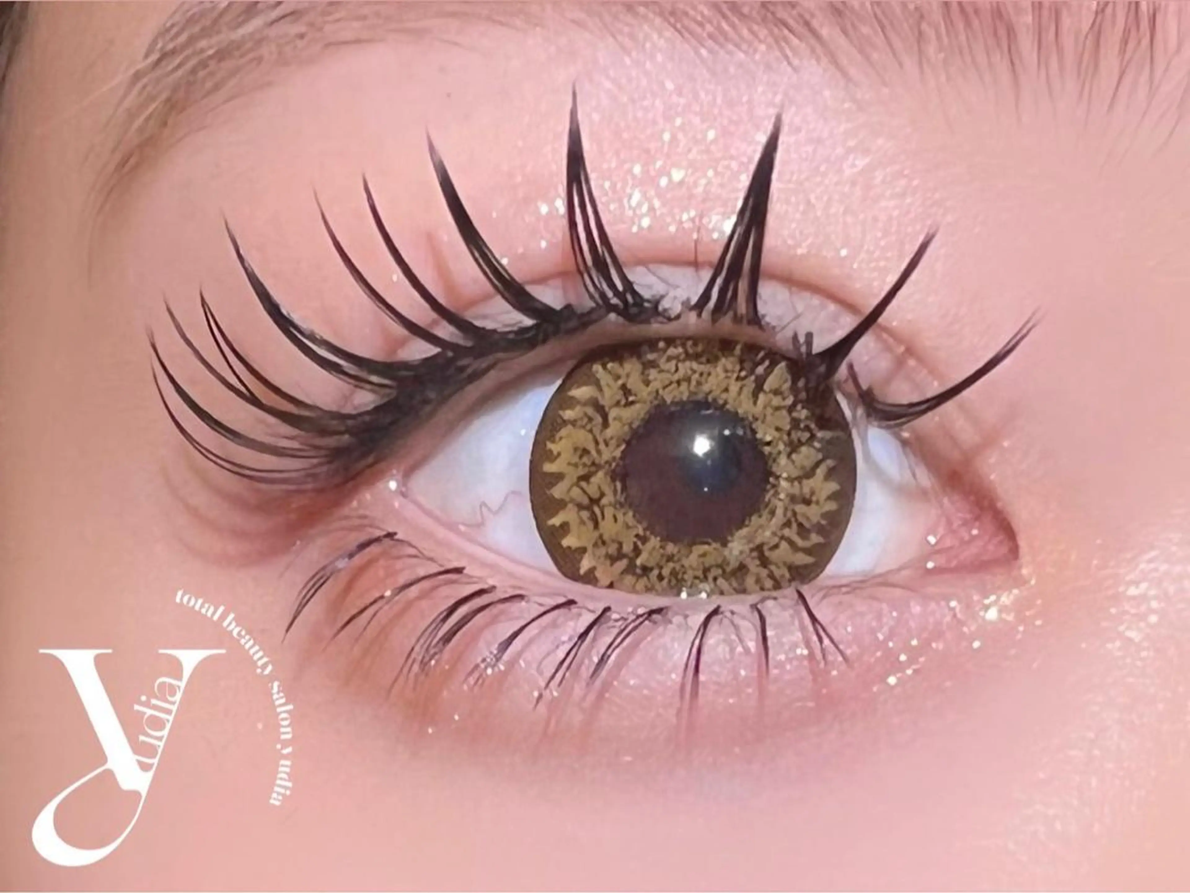 マツエク・マツパ マツエク 𝐧𝐞𝐨𝐧新宿 ❤️𝐀𝐲𝐚のマツエク・マツパデザイン