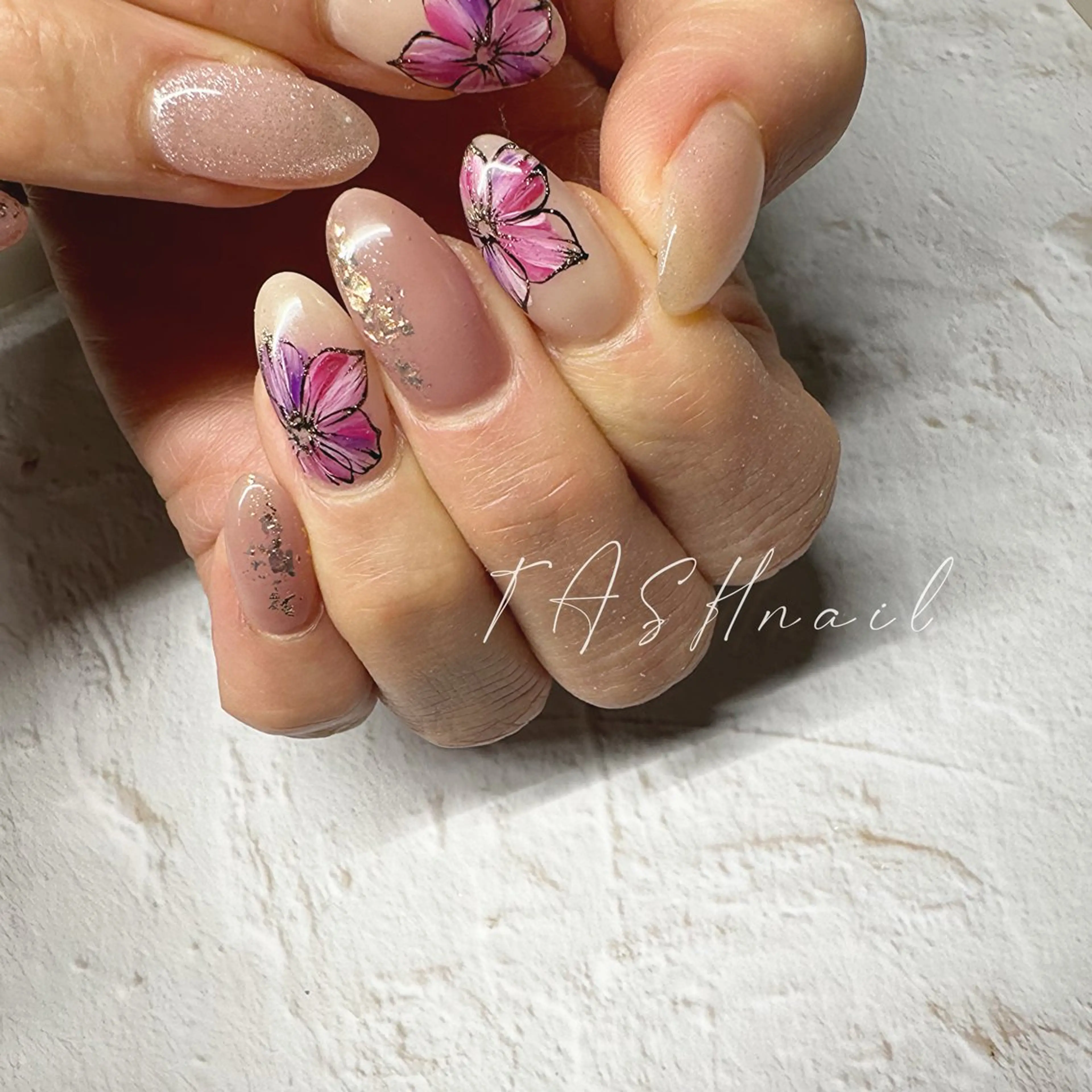 ネイル TASH nailのネイルデザイン