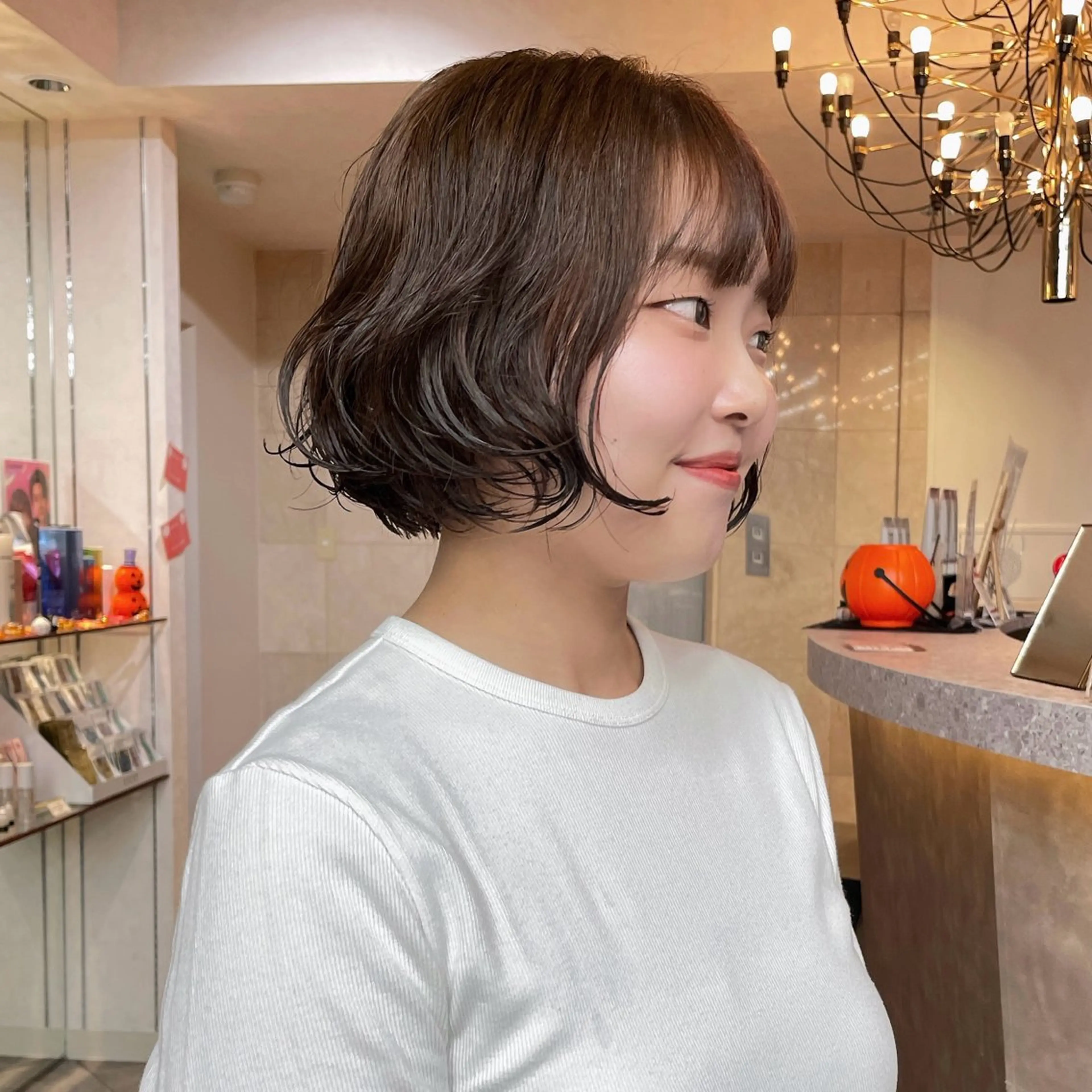 ショート カラー カット ヘアカラー トリートメント 透明感/ベージュ/ 艶髪/ボブ🫧門脇由のヘアスタイル