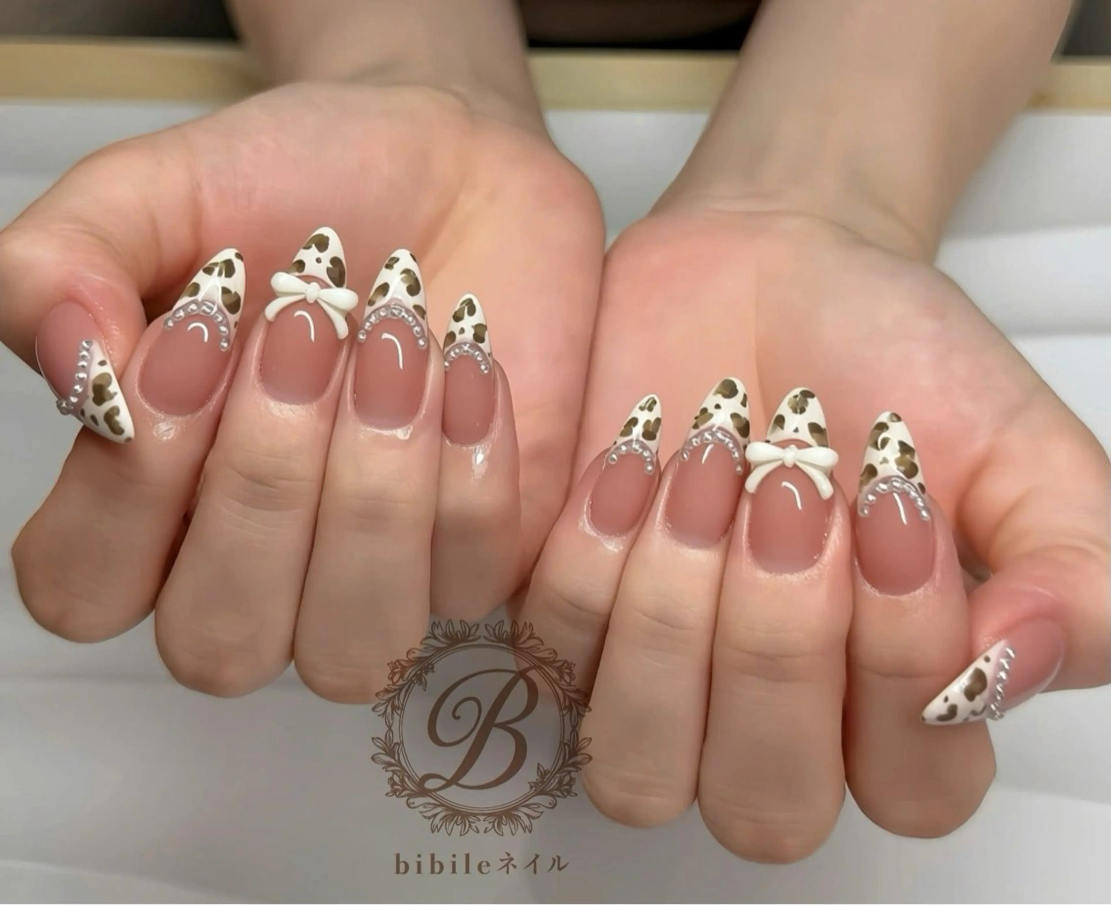 ネイル ストーンネイル ハンドネイル 島尻 ユインのネイルデザイン