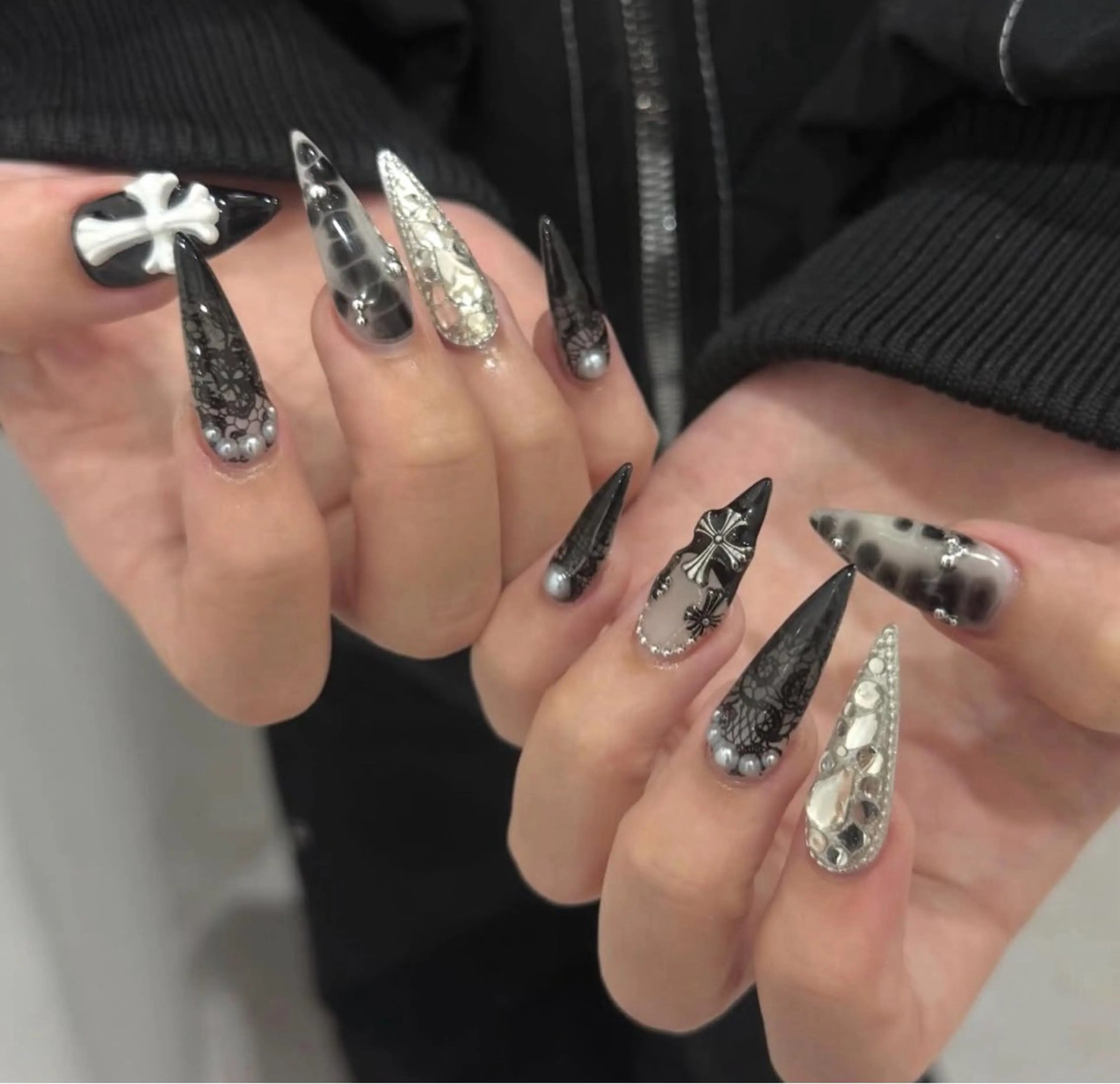 ネイル 長さ出し フレンチネイル 韓国ネイル レース マグネットネイル ハンドネイル 波 なみのネイルデザイン