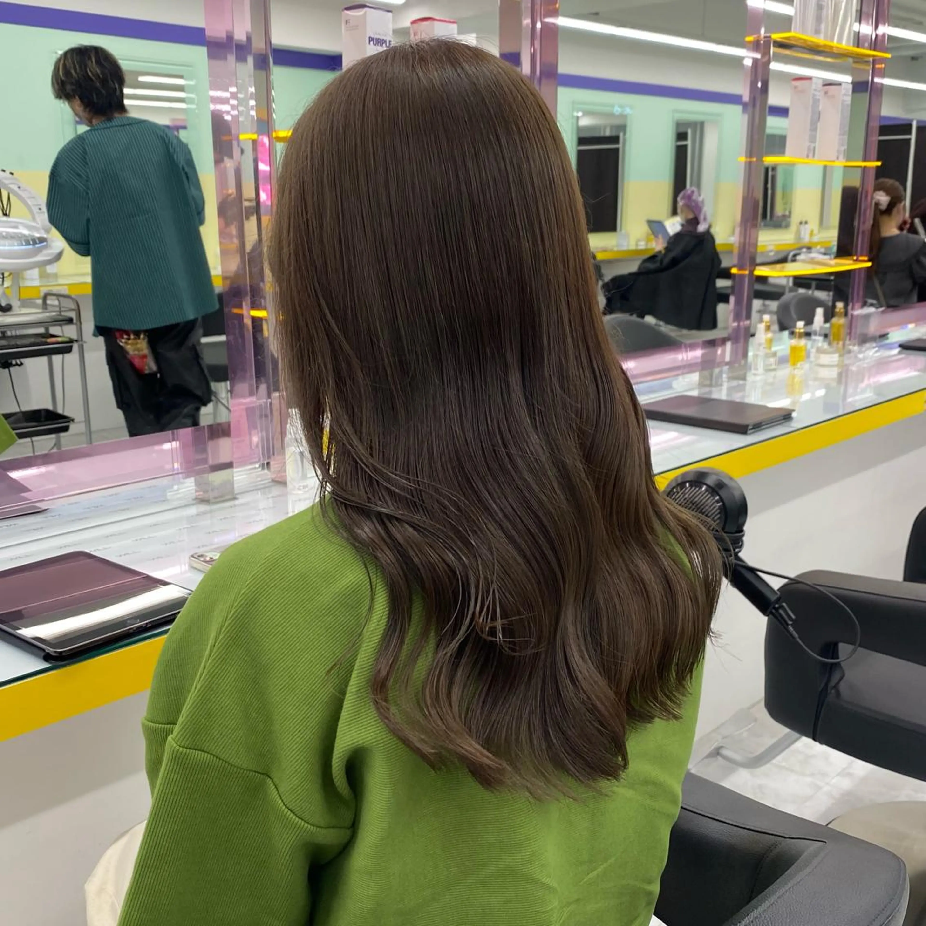 セミロング カラー パーマ ヘアアレンジ メンズ キッズ ネイル マツエク・マツパ アイブロウ 💖横浜ブリーチなし 💖MIHOのヘアスタイル