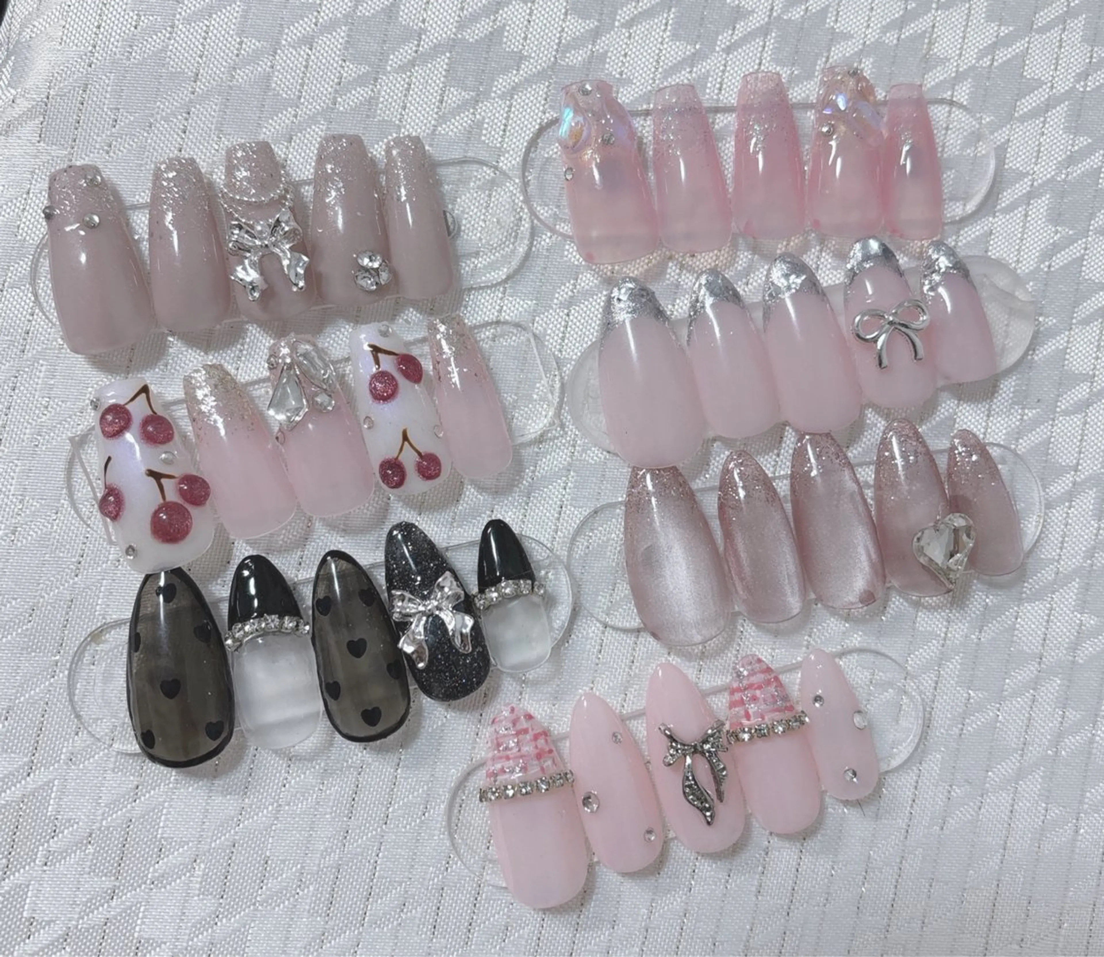 ネイル ジェルネイル 韓国ネイル マグネットネイル ワンホンネイル ハンドネイル 認定講師⭐️歴20年 サロン&スクールのネイルデザイン