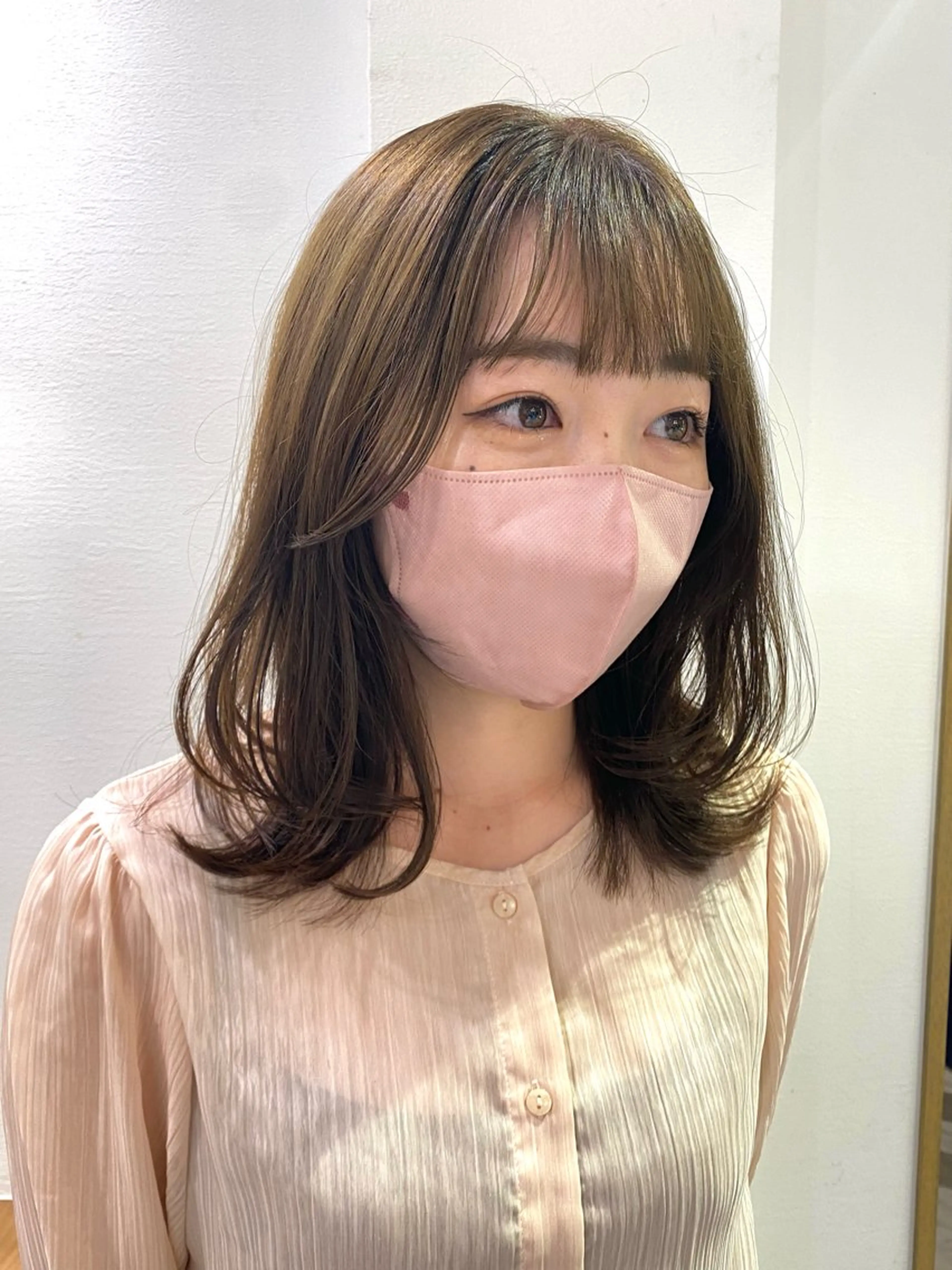 ミディアム カラー カット ヘアカラー トリートメント レイヤーカット /透明感カラー西田のヘアスタイル