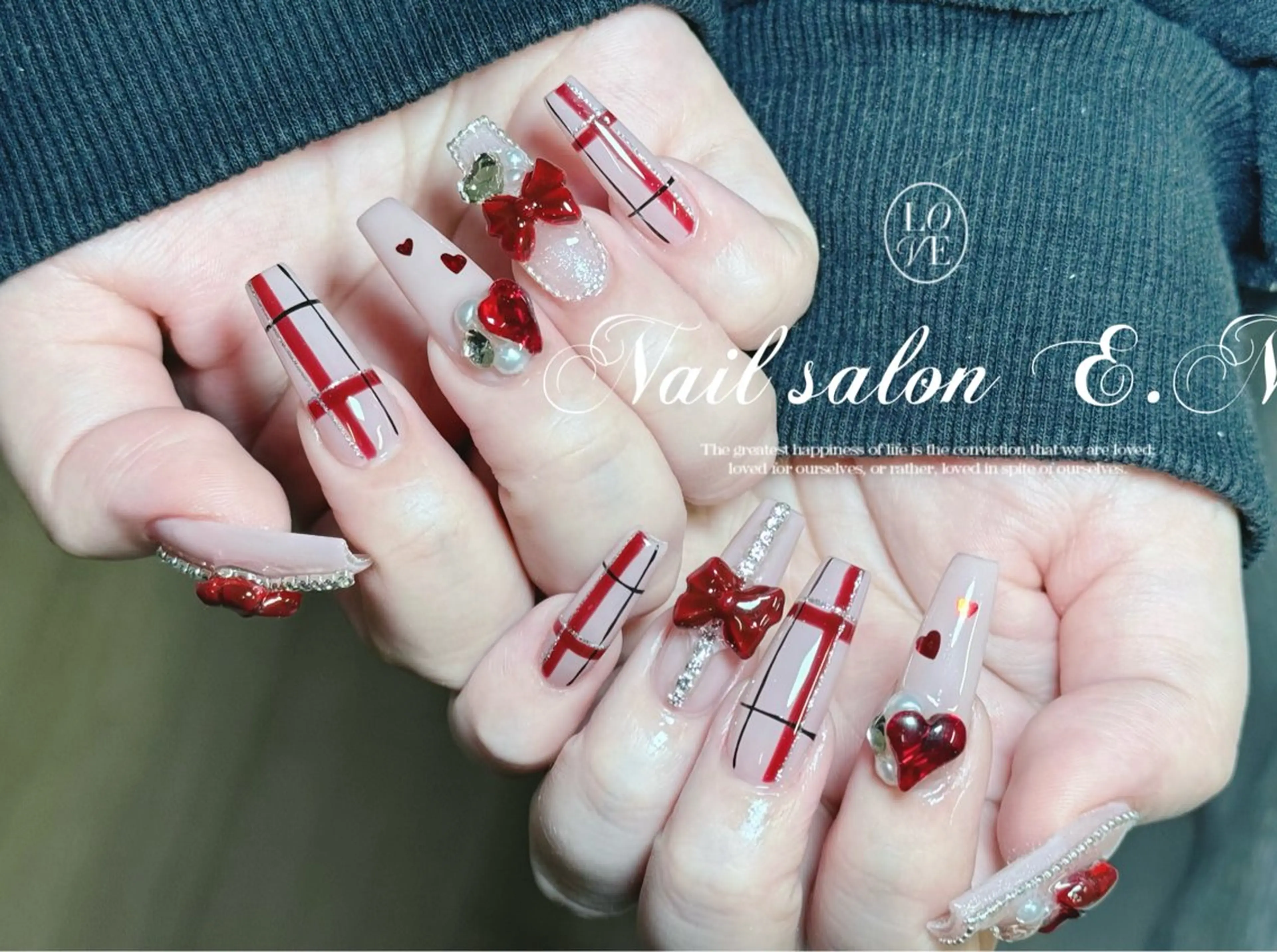 ネイル アートネイル オーロラネイル ガーリー キラキラネイル 韓国ネイル ハンドネイル E.N🦋 長さ出し/持ち込みのネイルデザイン