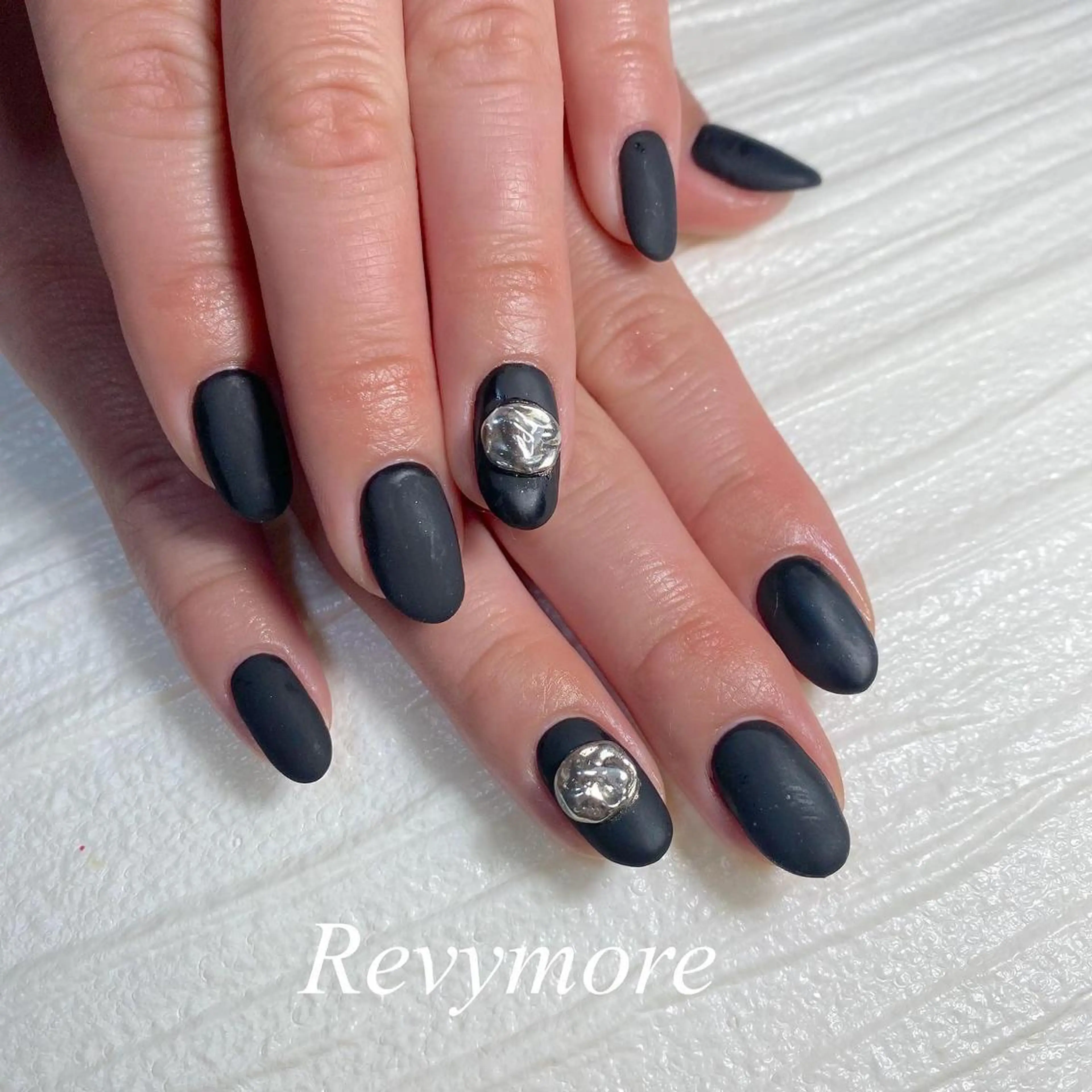 ショート ネイル 韓国風ヘア アートネイル ジェルネイル キラキラネイル 韓国ネイル nail salon Revymoreのネイルデザイン