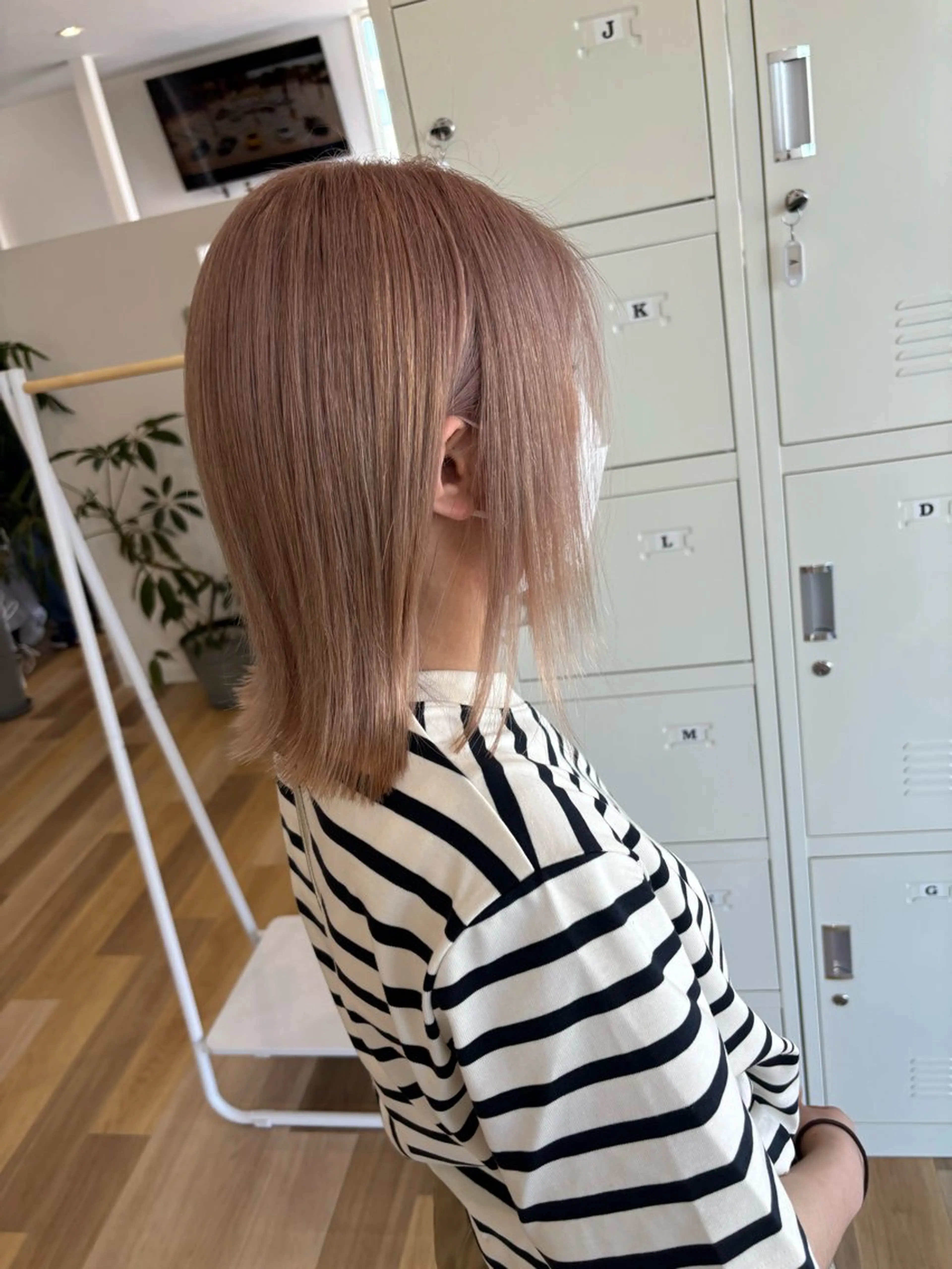 ミディアム カット ヘアカラー トリートメント ケアブリーチ 黒瀬有汰のヘアスタイル