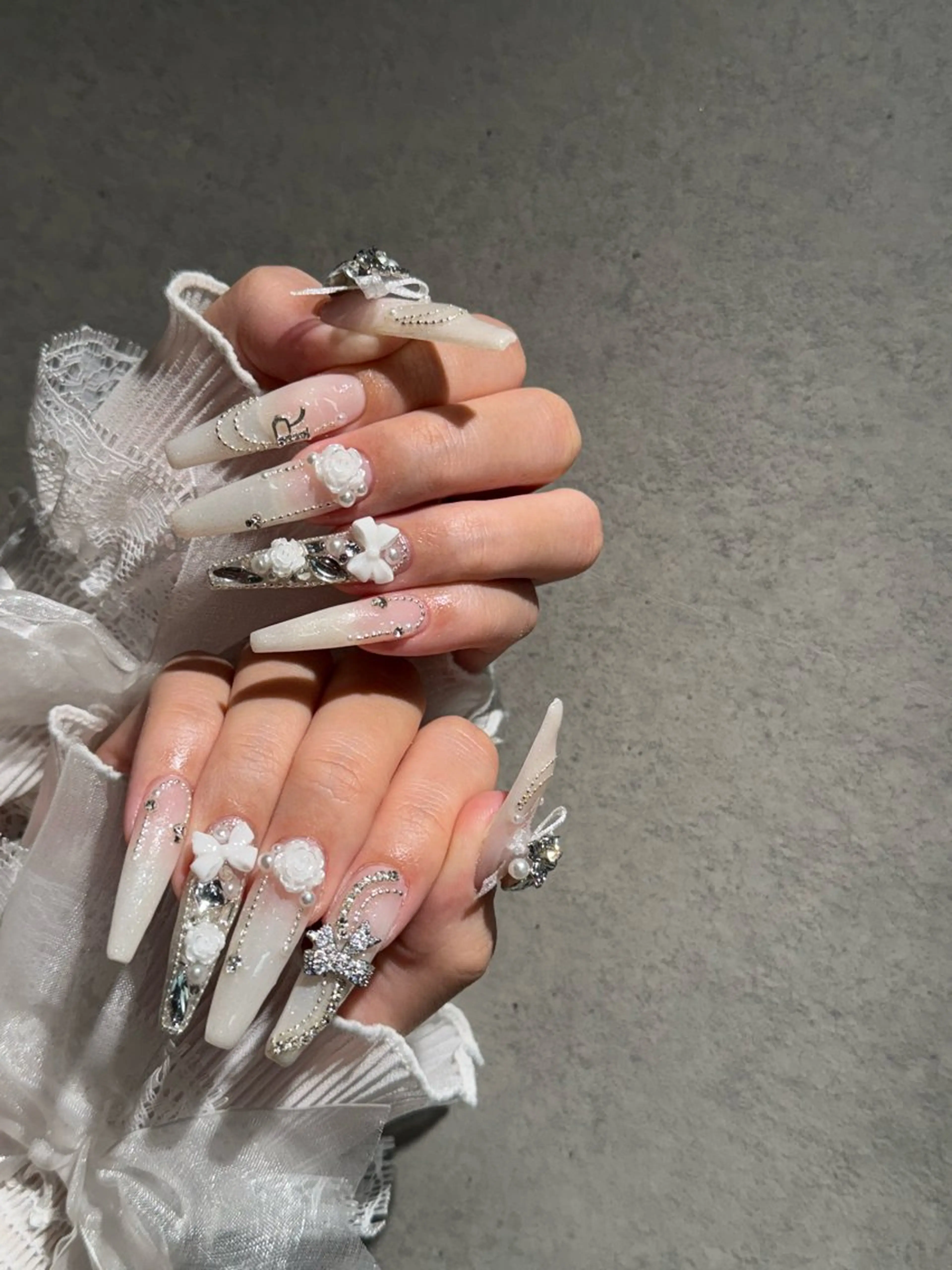 ネイル I-nailロング /ワンホン/キラキラのネイルデザイン