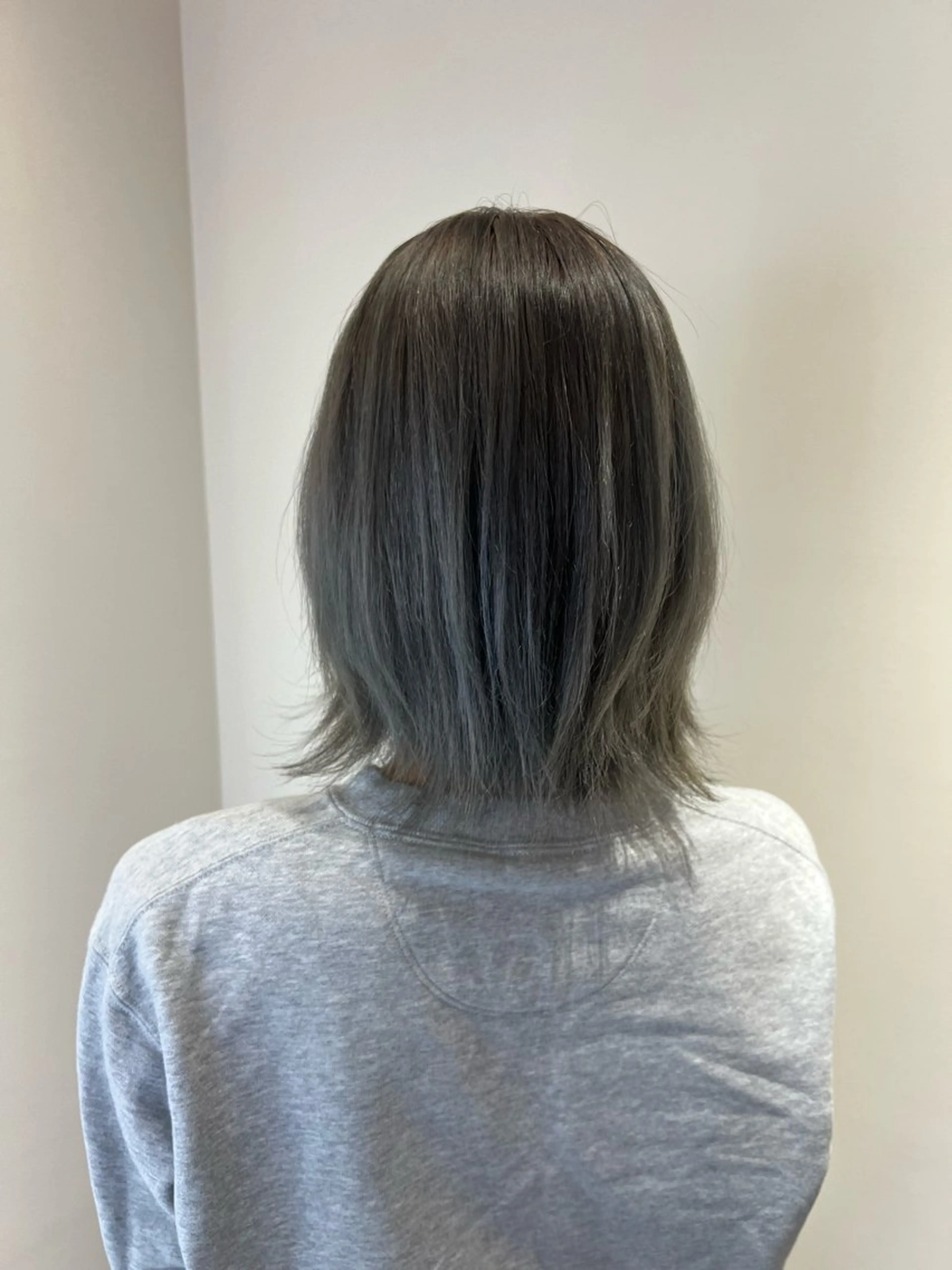 ミディアム ヘアカラー トリートメント 艶髪/透明感 レイヤー YUKIのヘアスタイル