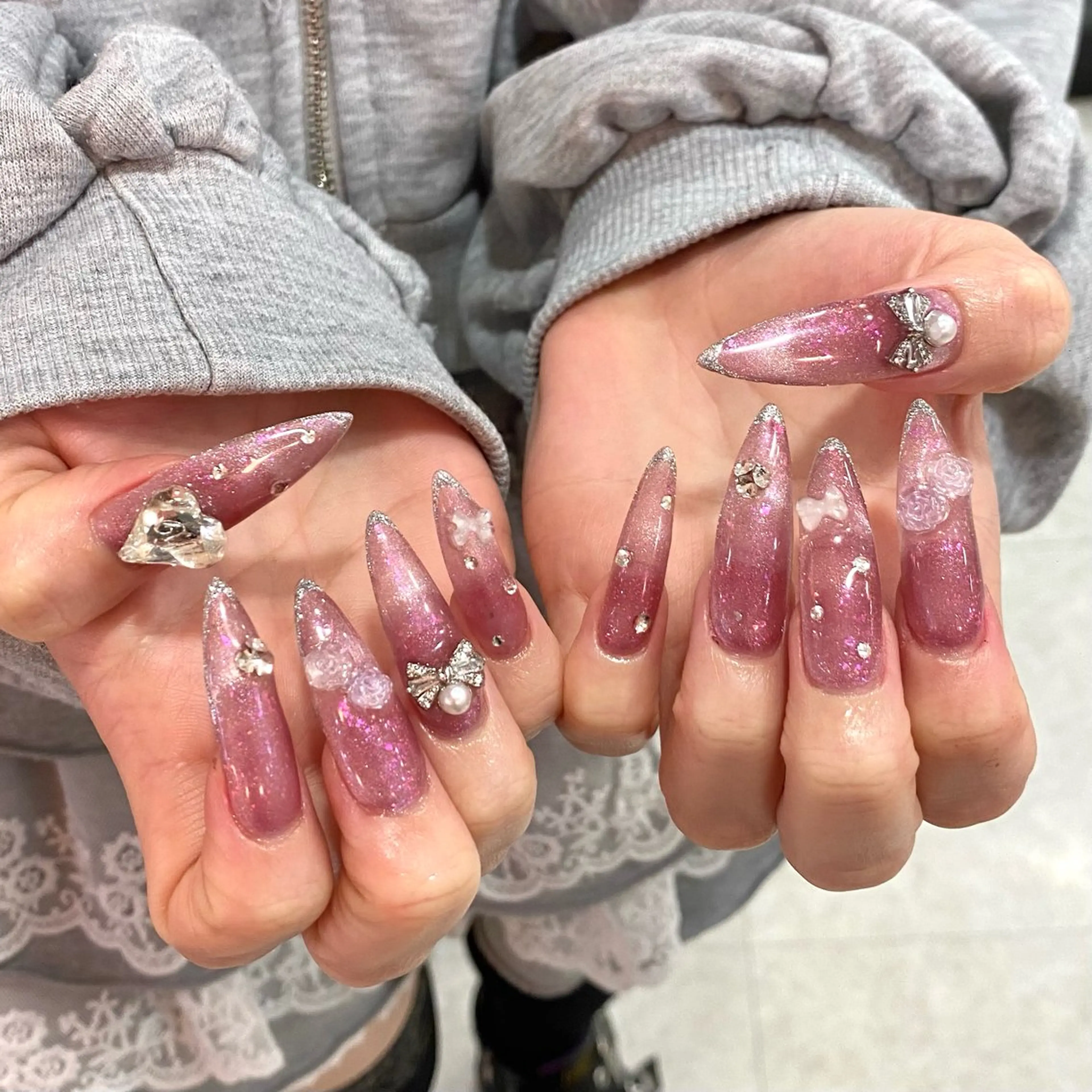 ネイル キラキラネイル ロングネイル スーパーロングネイル ハンドネイル 🎀FLORANZ 🎀MIKAのネイルデザイン