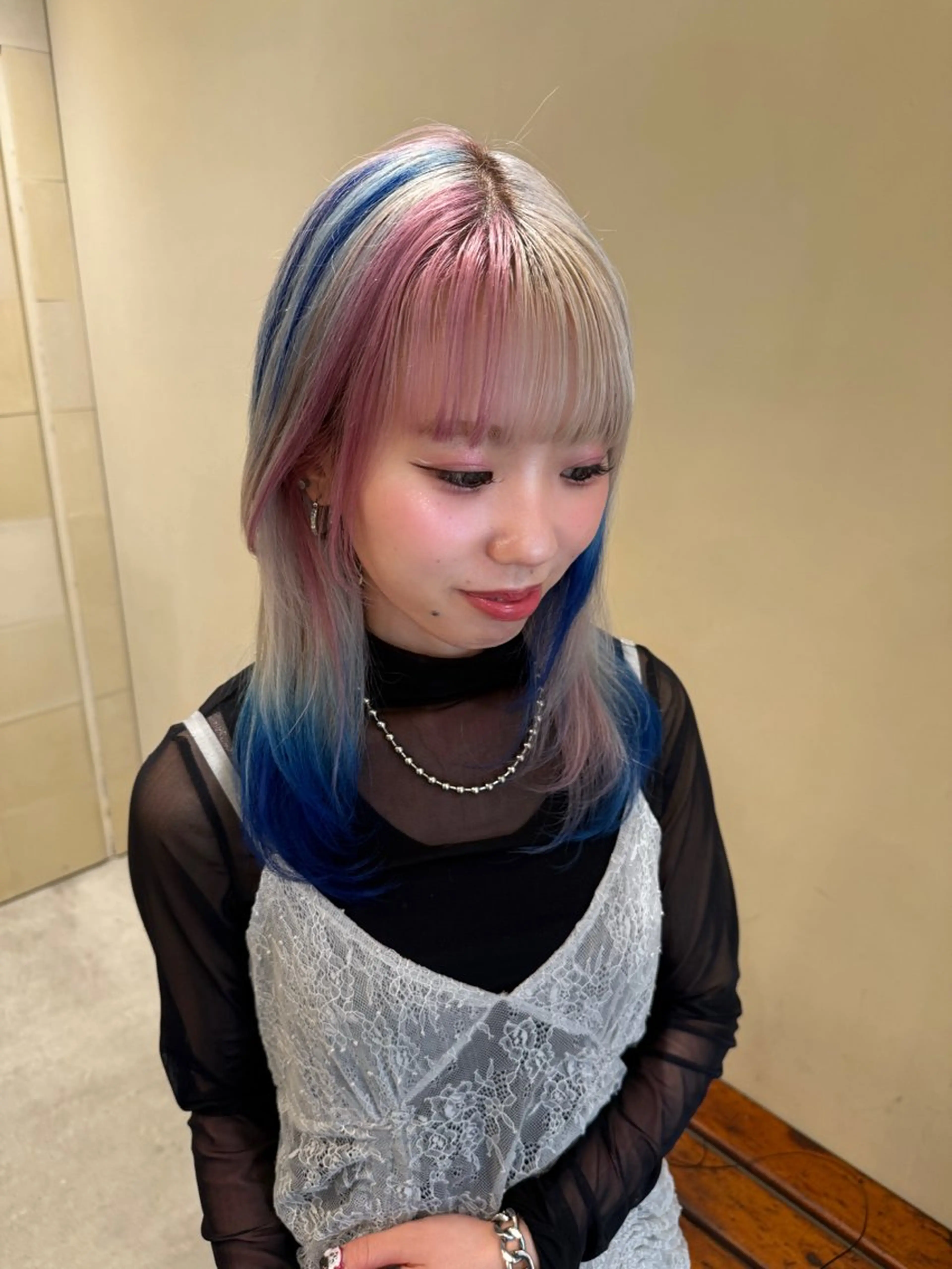 ミディアム 徳田 萌恵のヘアスタイル