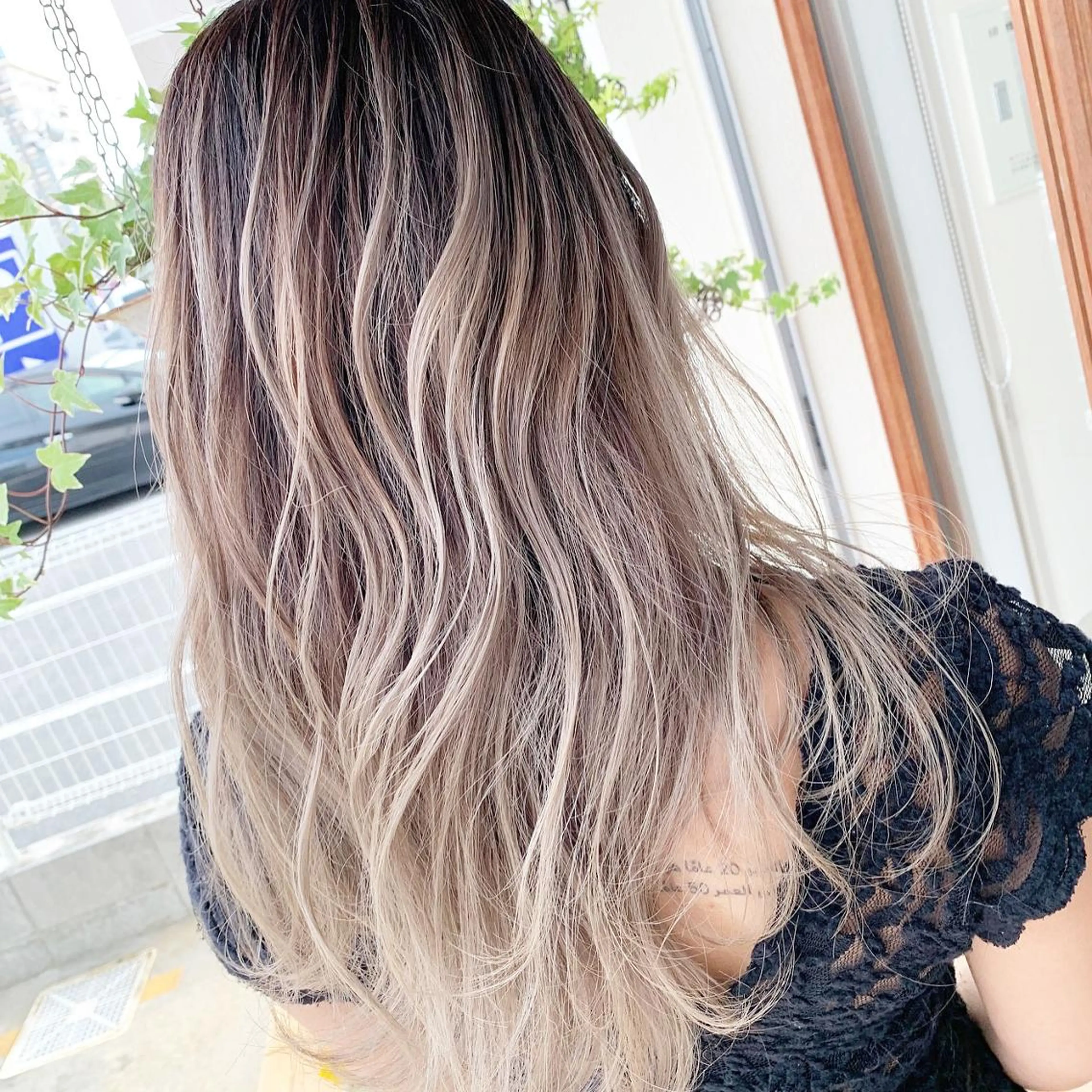 カラー バレイヤージュ ダブルカラー ハイライトカラー ヘアカラー スタッフ1 アシスタントのヘアスタイル