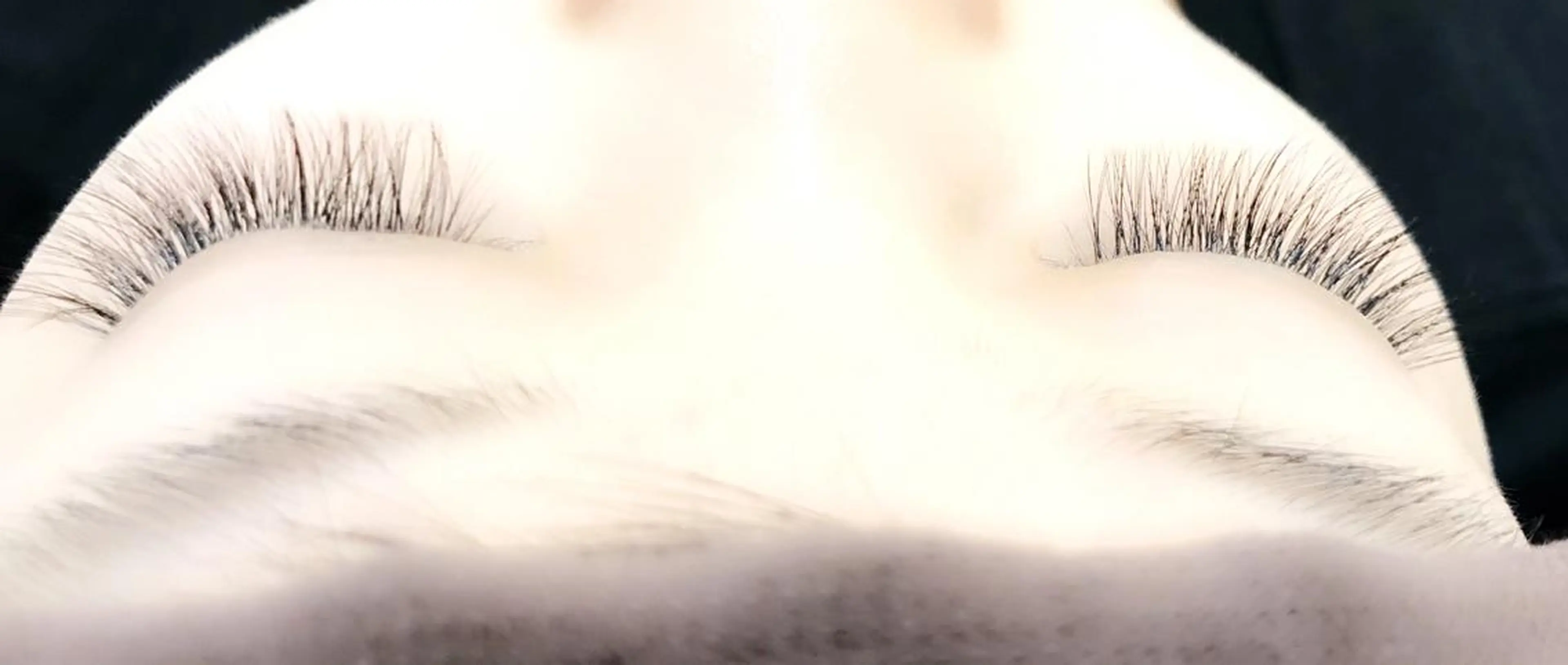 マツエク・マツパ ボリュームラッシュ irieアイリー 鈴木紀美の眉毛・アイブロウイメージ