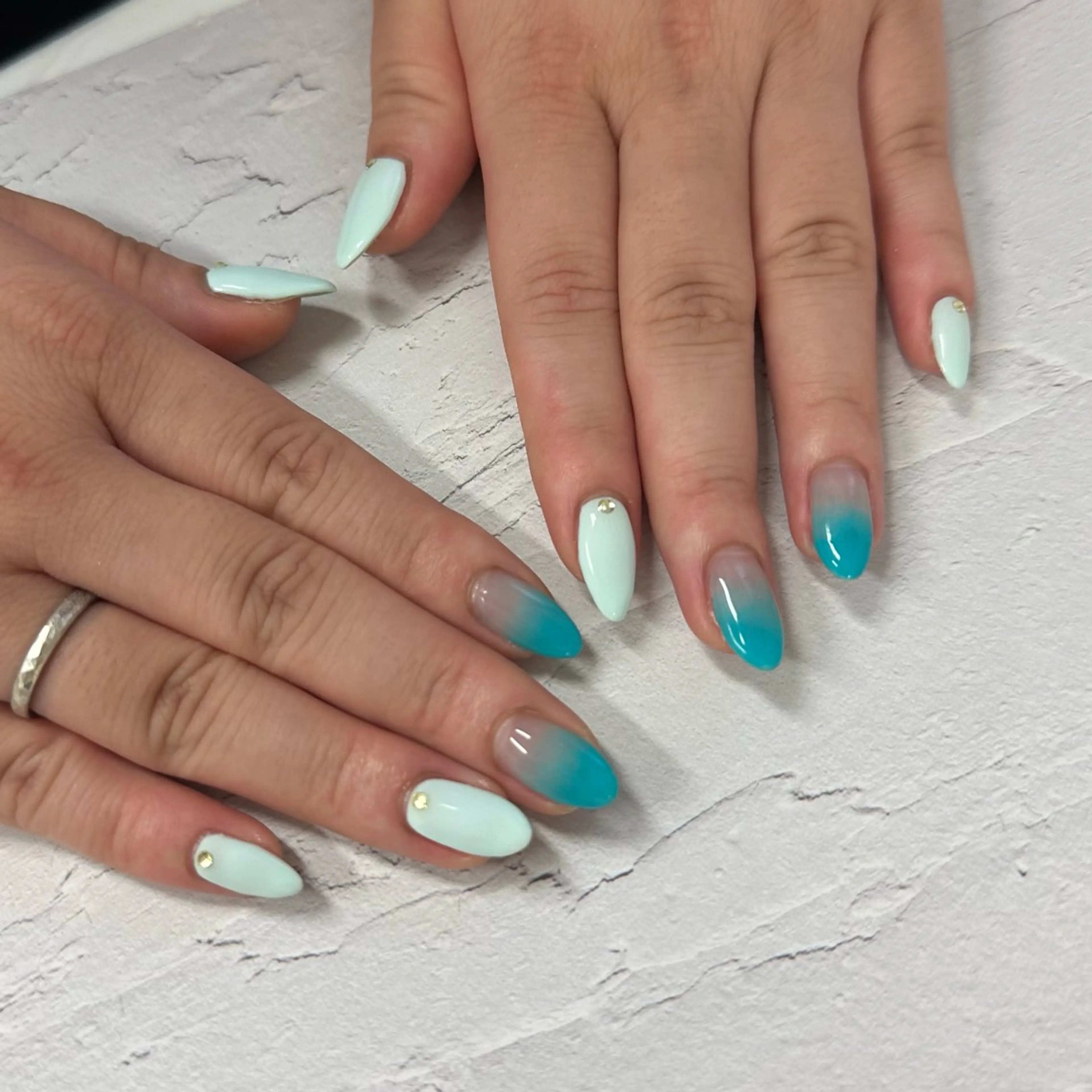 ネイル Nail&Beaut yコルン　SARAのネイルデザイン