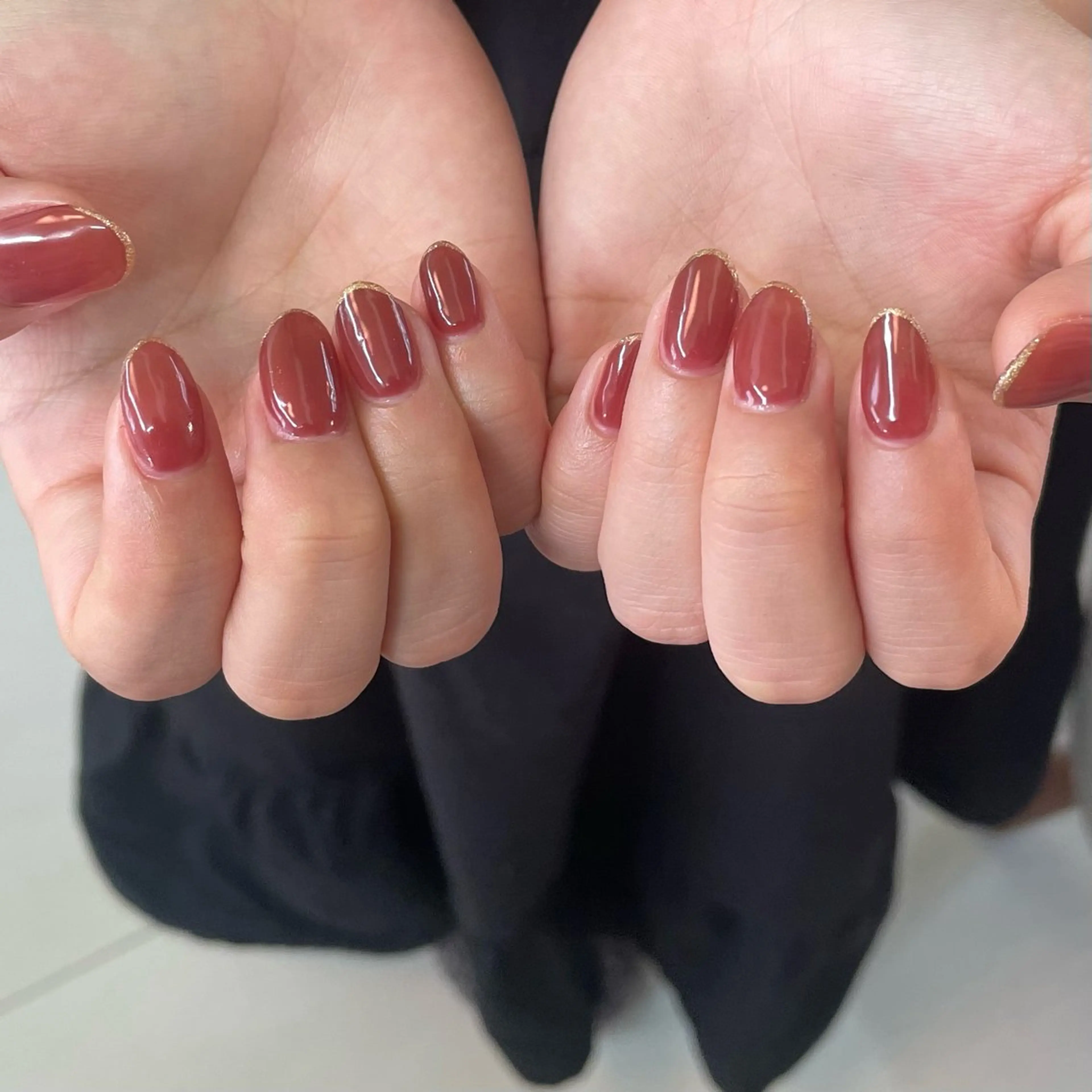 ネイル ボルドー フレンチネイル ゴールド ハンドネイル mir nail所属・momone .のネイルデザイン