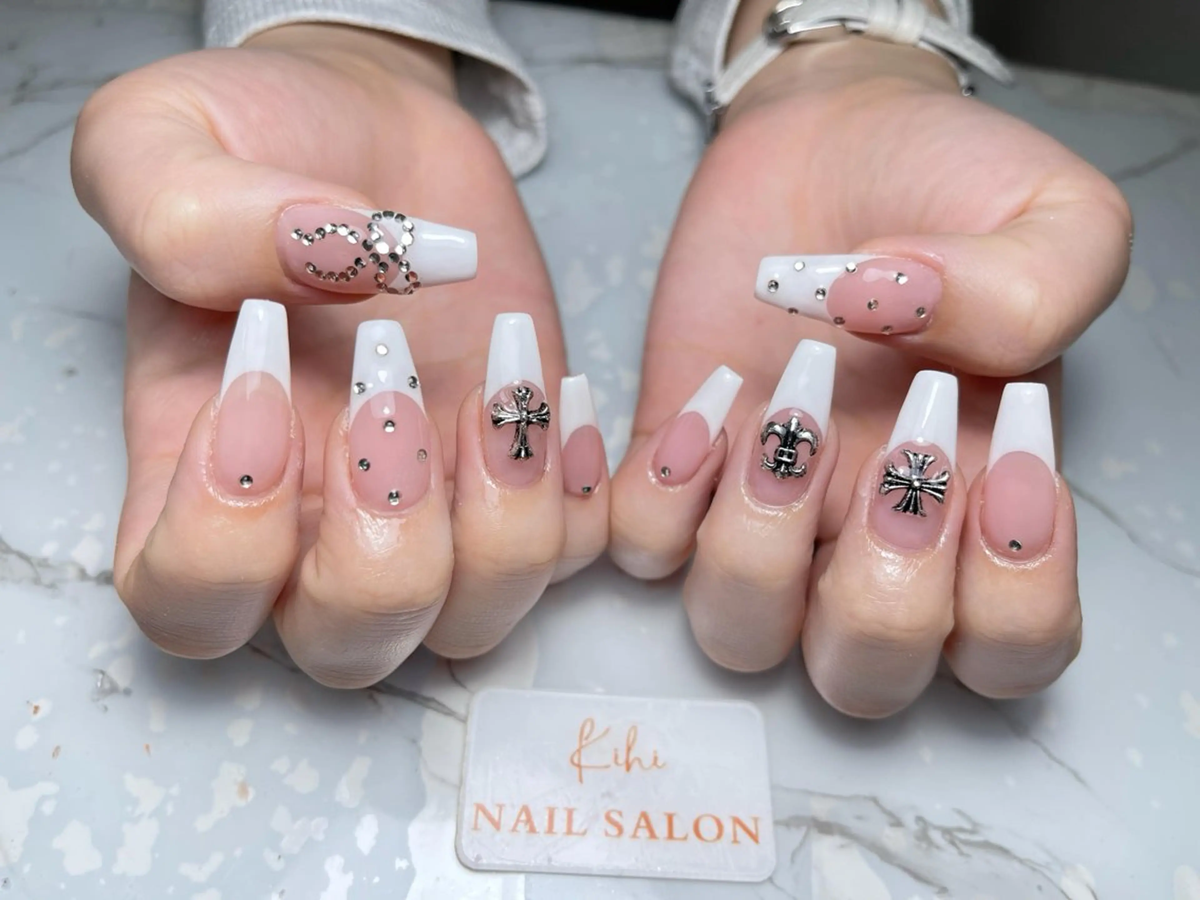 ネイル アートネイル フレンチネイル ジェルネイル グラデーション 韓国ネイル さくら💮💮 【オフ無料】のネイルデザイン