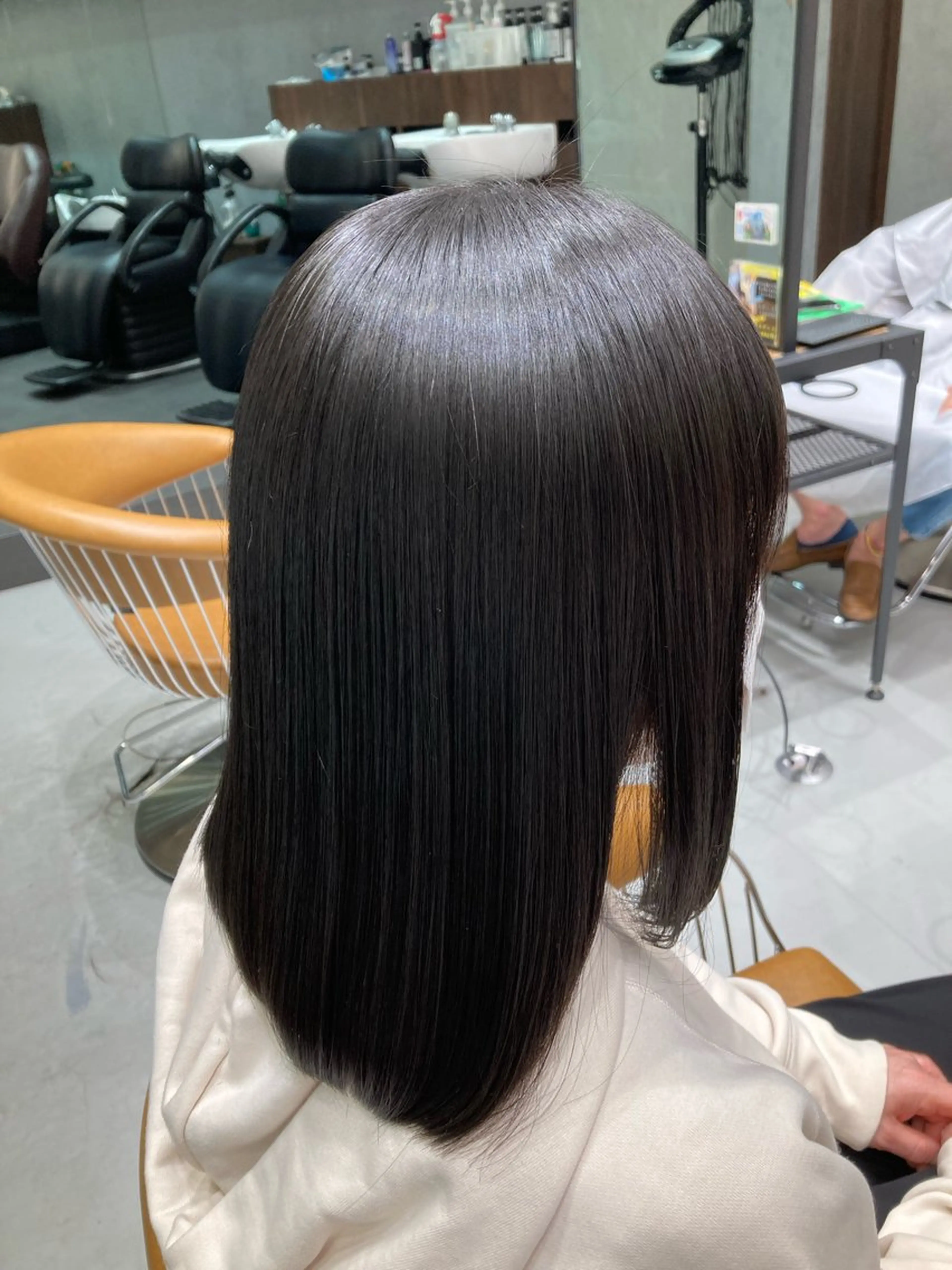 【4月平日限定】カット+ ストレート + 髪質改善パールプラチナトリートメントの写真