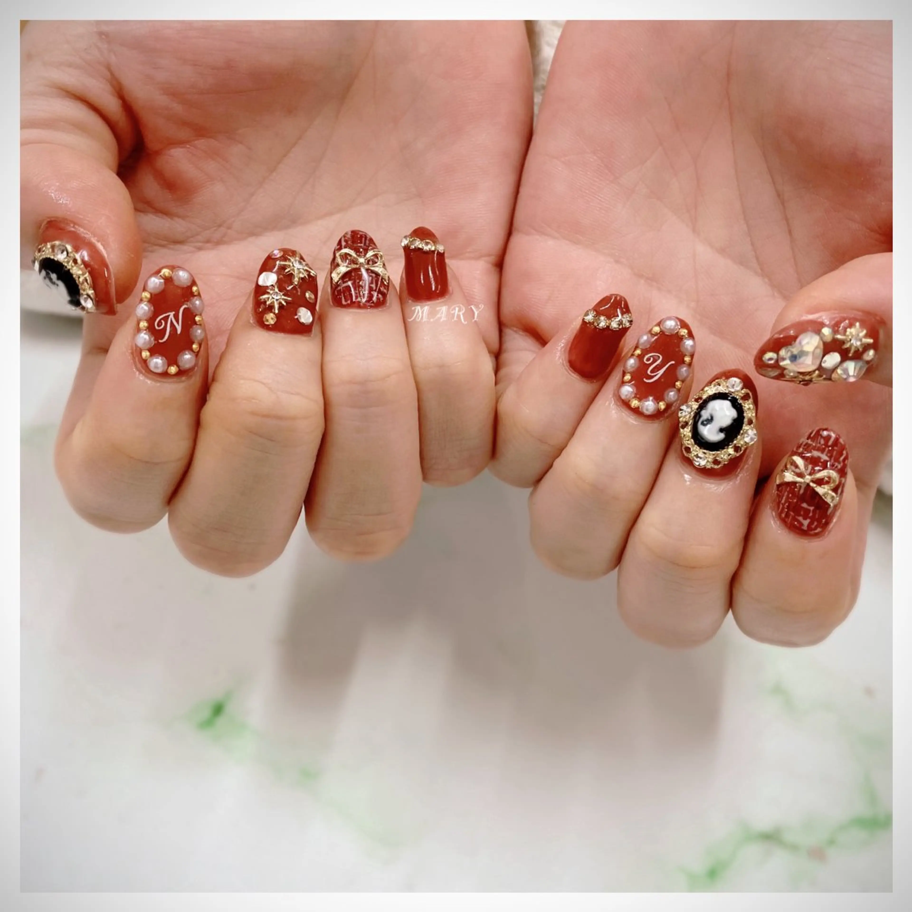 ネイル ニュアンスネイル ワンカラーネイル 赤色 Mary nail .narumiのネイルデザイン