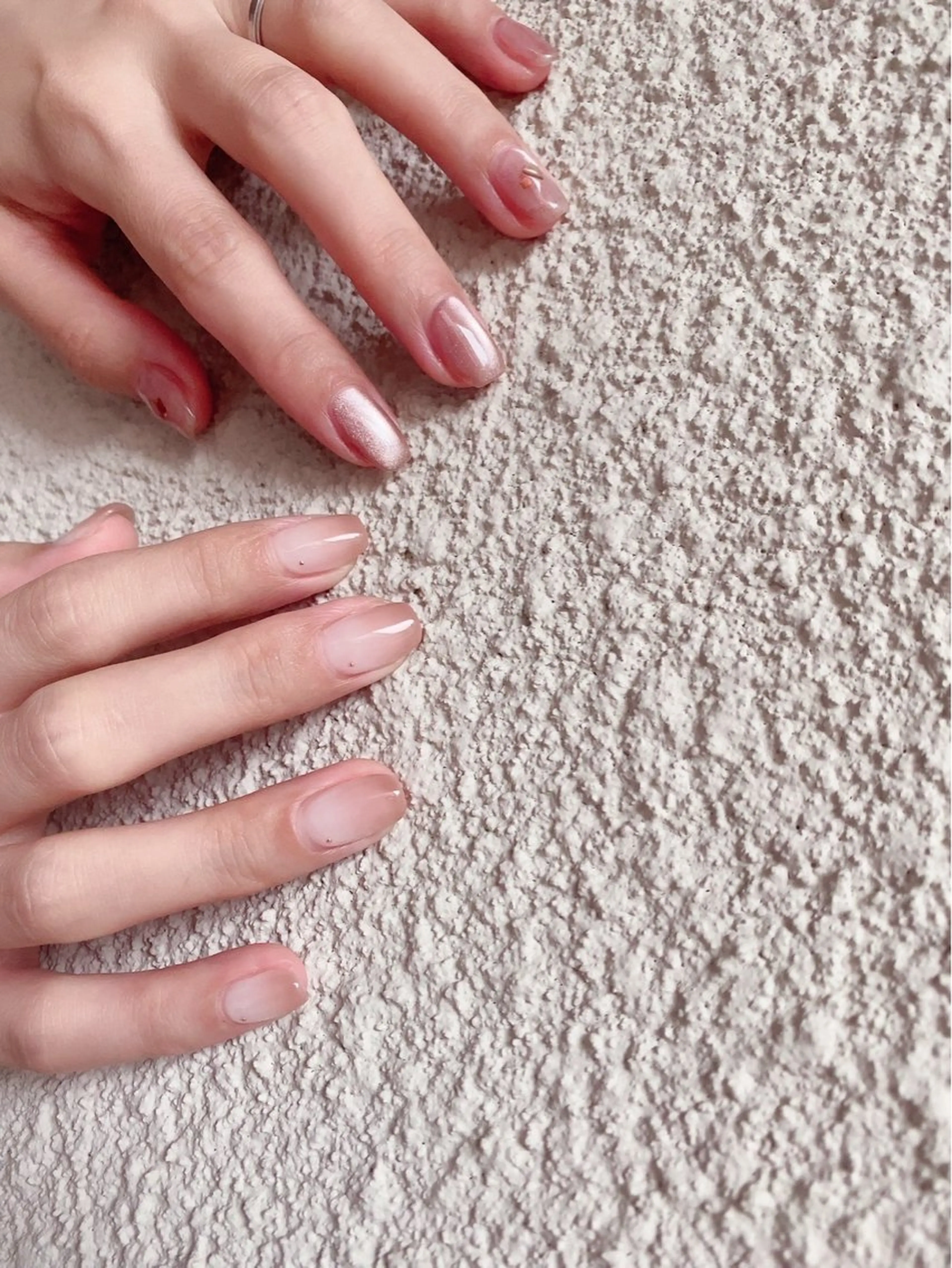 ネイル グラデーション キラキラネイル マグネットネイル ワンカラーネイル 冬ネイル irooo 21のネイルデザイン