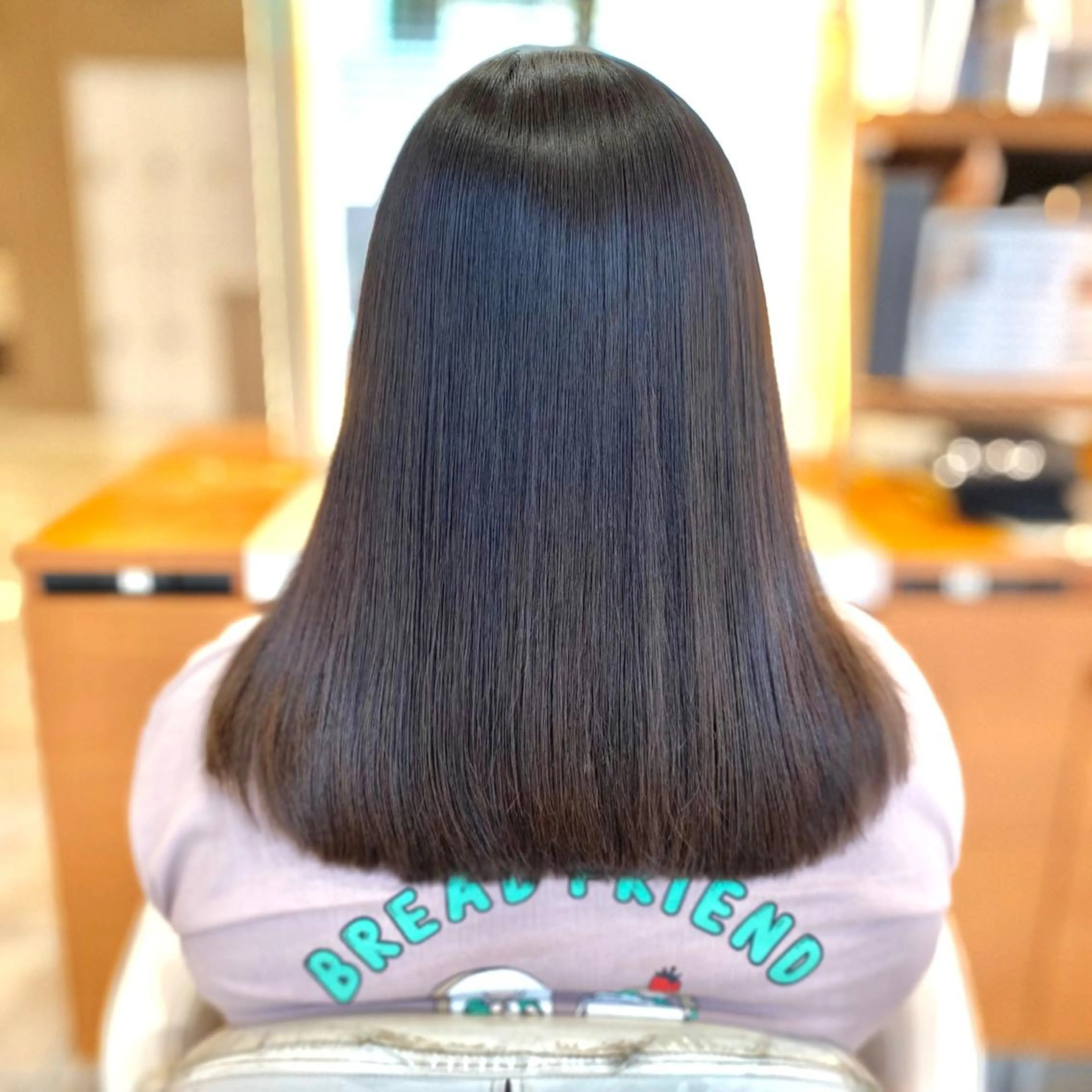 【もう髪の毛で悩ませない🎶】ツヤツヤ縮毛矯正+髪質改善カラー+トリートメントの写真