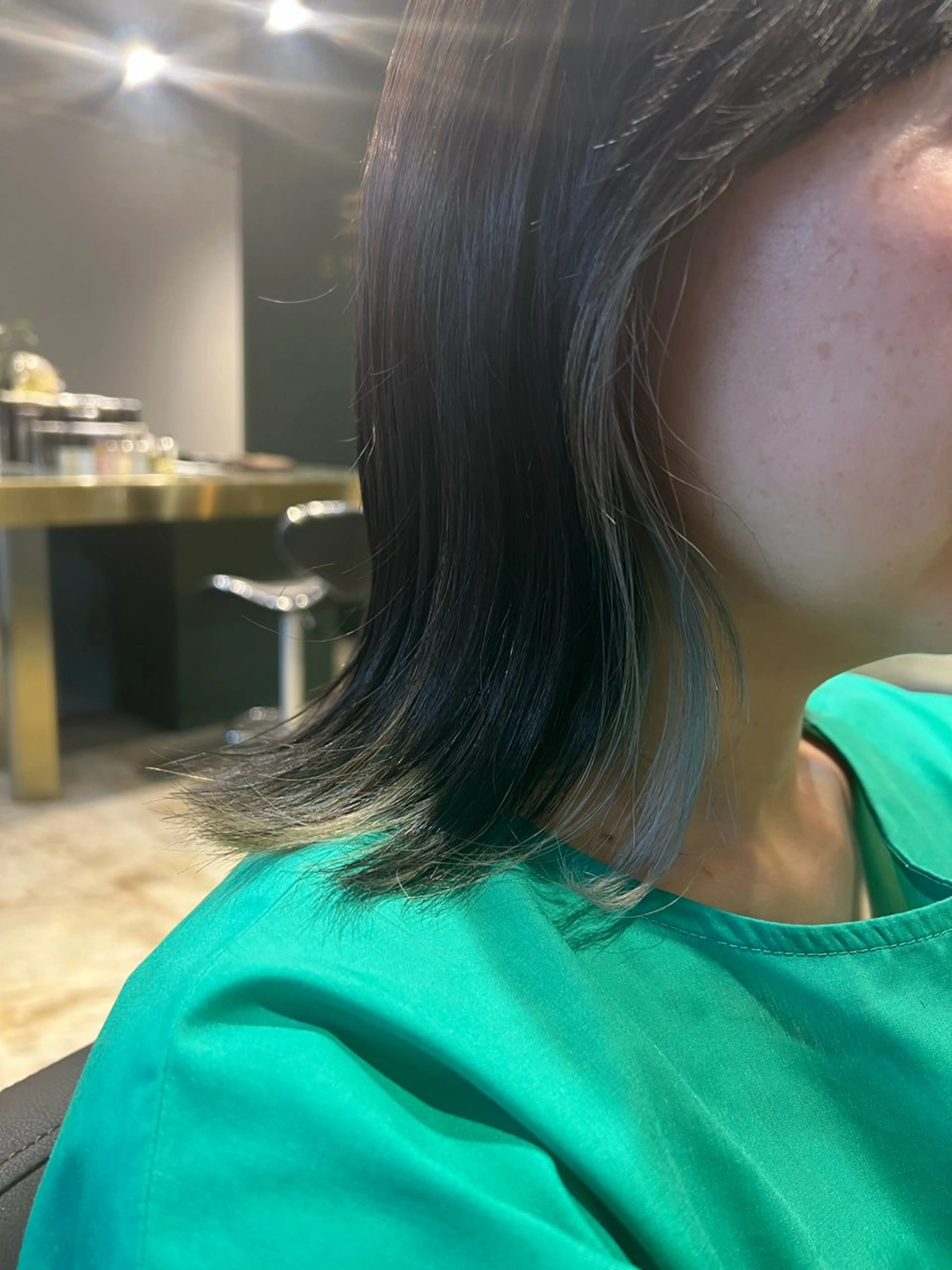 ミディアム カラー ヘアアレンジ ミストバング  フェイスフレーミング シルバー ヘアカラー トリートメント ヘッドスパ カラースペシャリスト しょう🧑🏼‍🎨のヘアスタイル