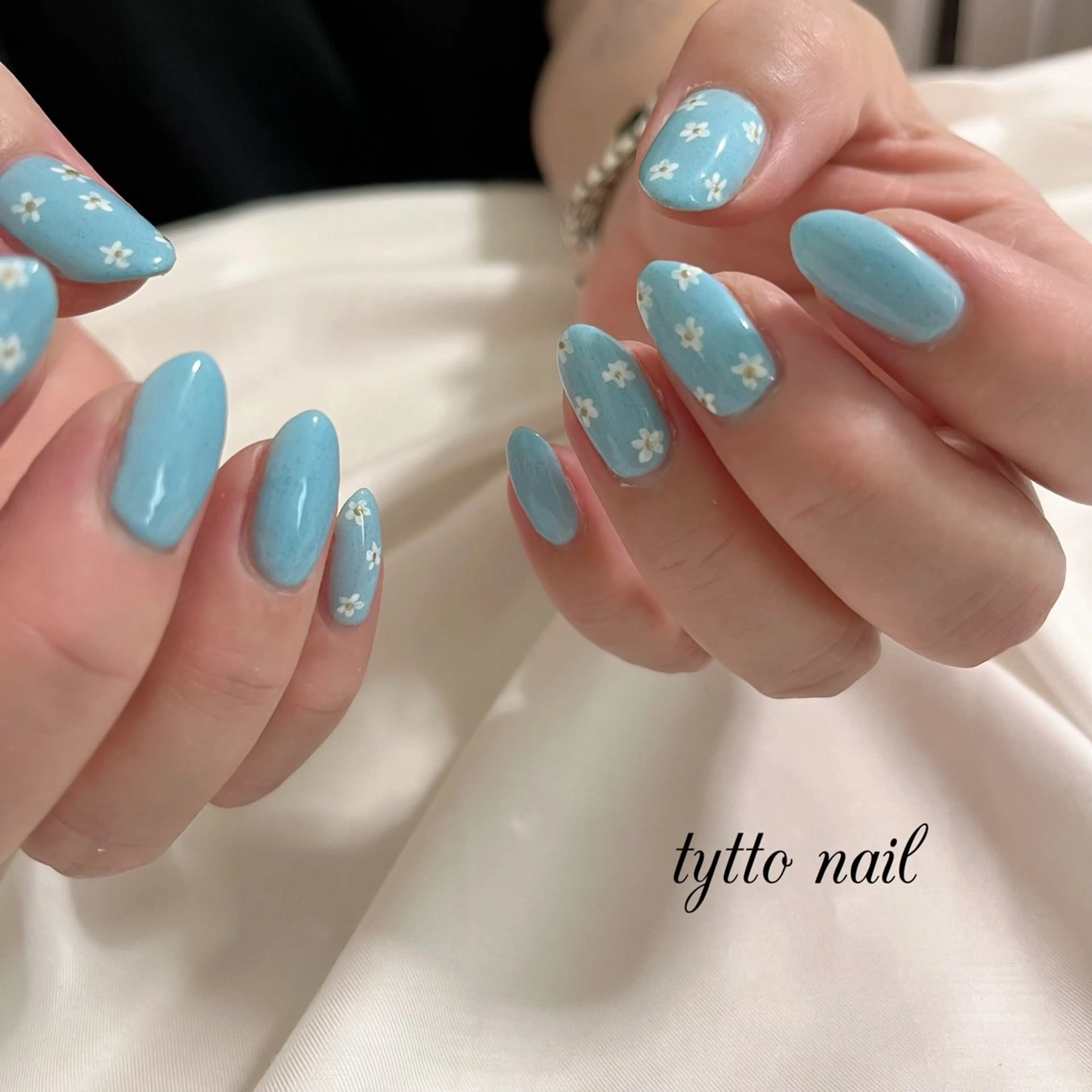 ネイル ブルー フラワーネイル 夏ネイル ハンドネイル tytto nail ❤︎‪‪eri‪‪のネイルデザイン