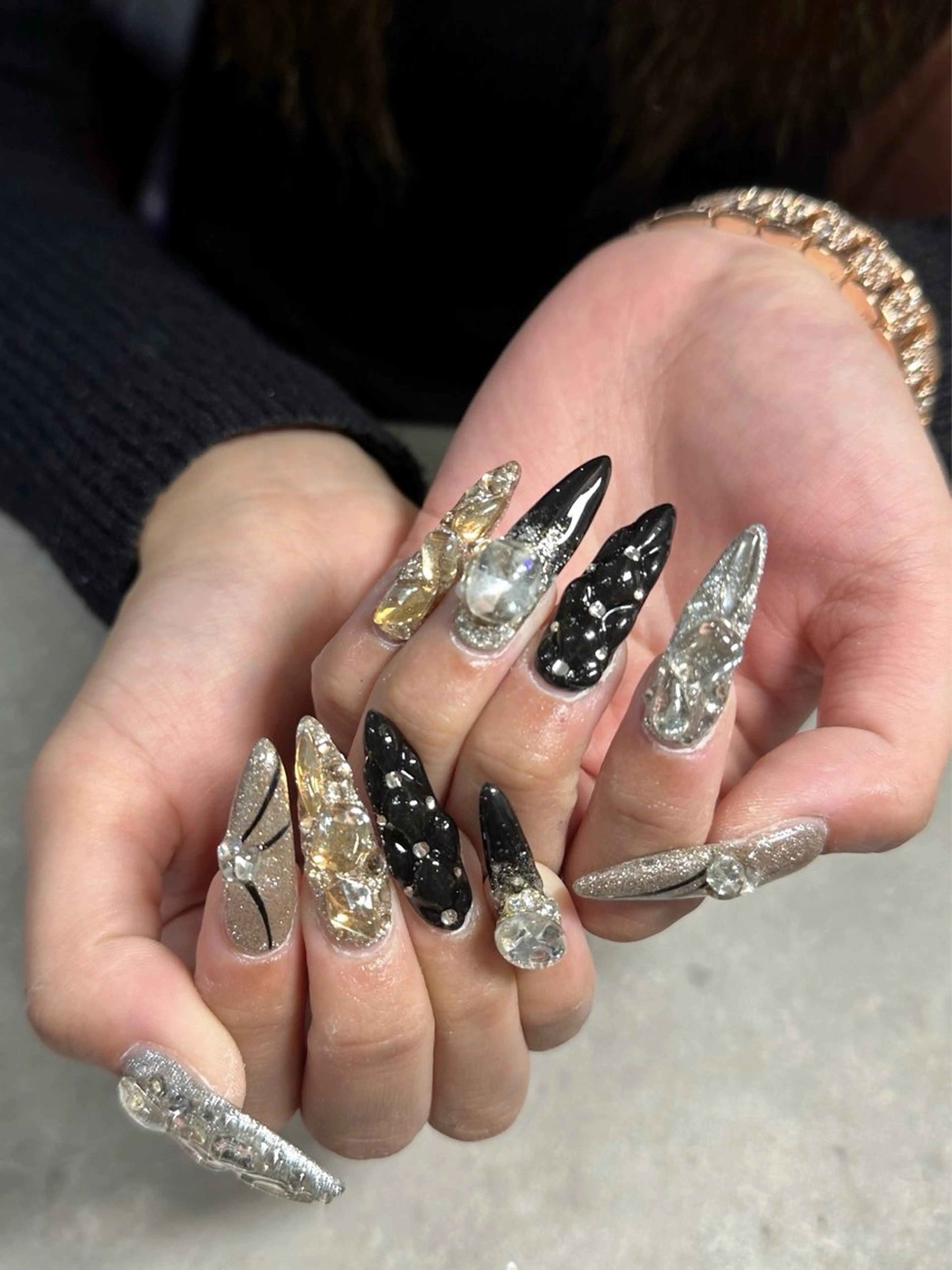 ネイル ハンドネイル フットネイル LAVISH nanamiのネイルデザイン