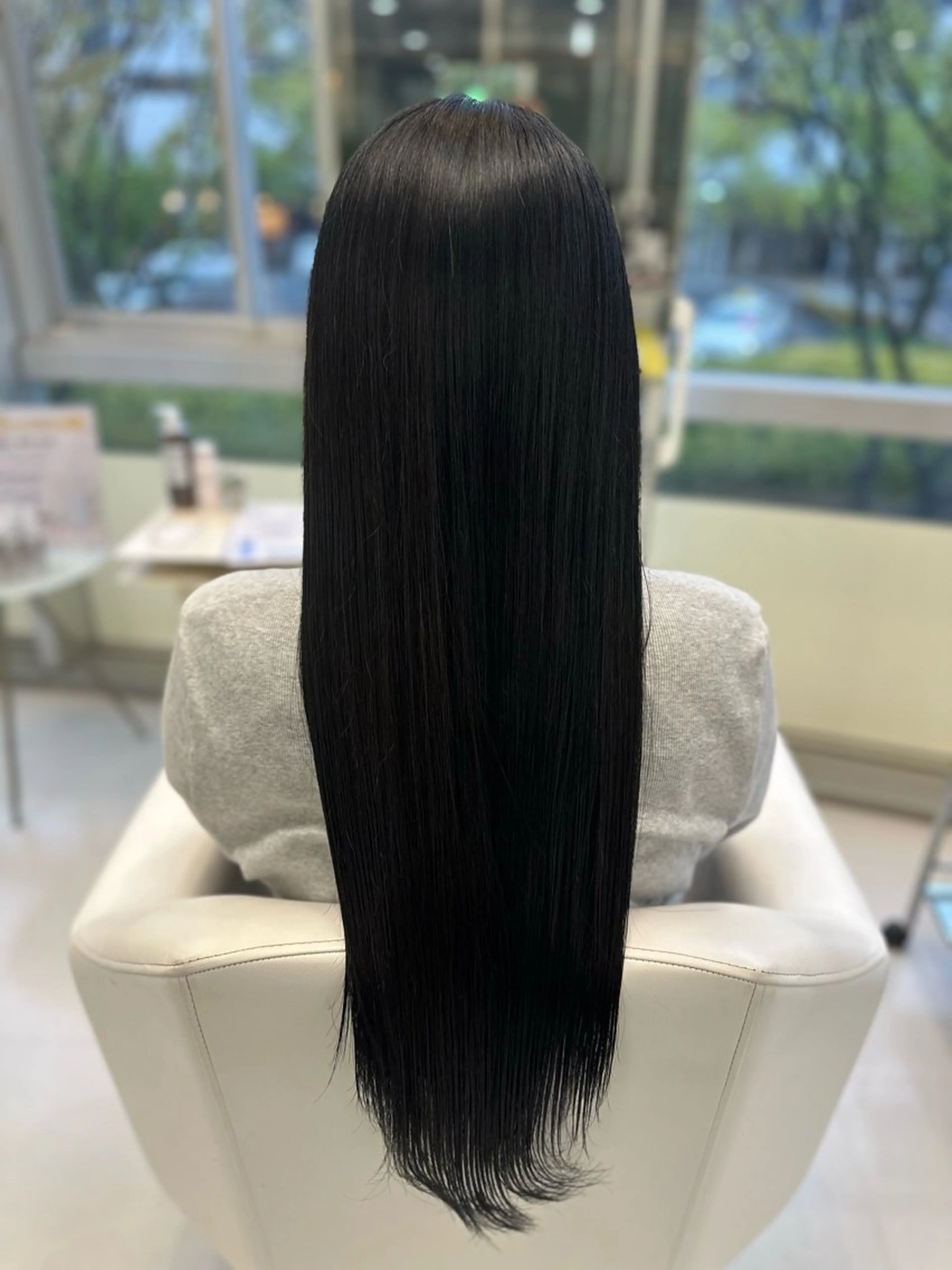 ロング カラー 黒髪 ブルーカラー ブルーブラック ヘアカラー 岡田 妃由のヘアスタイル