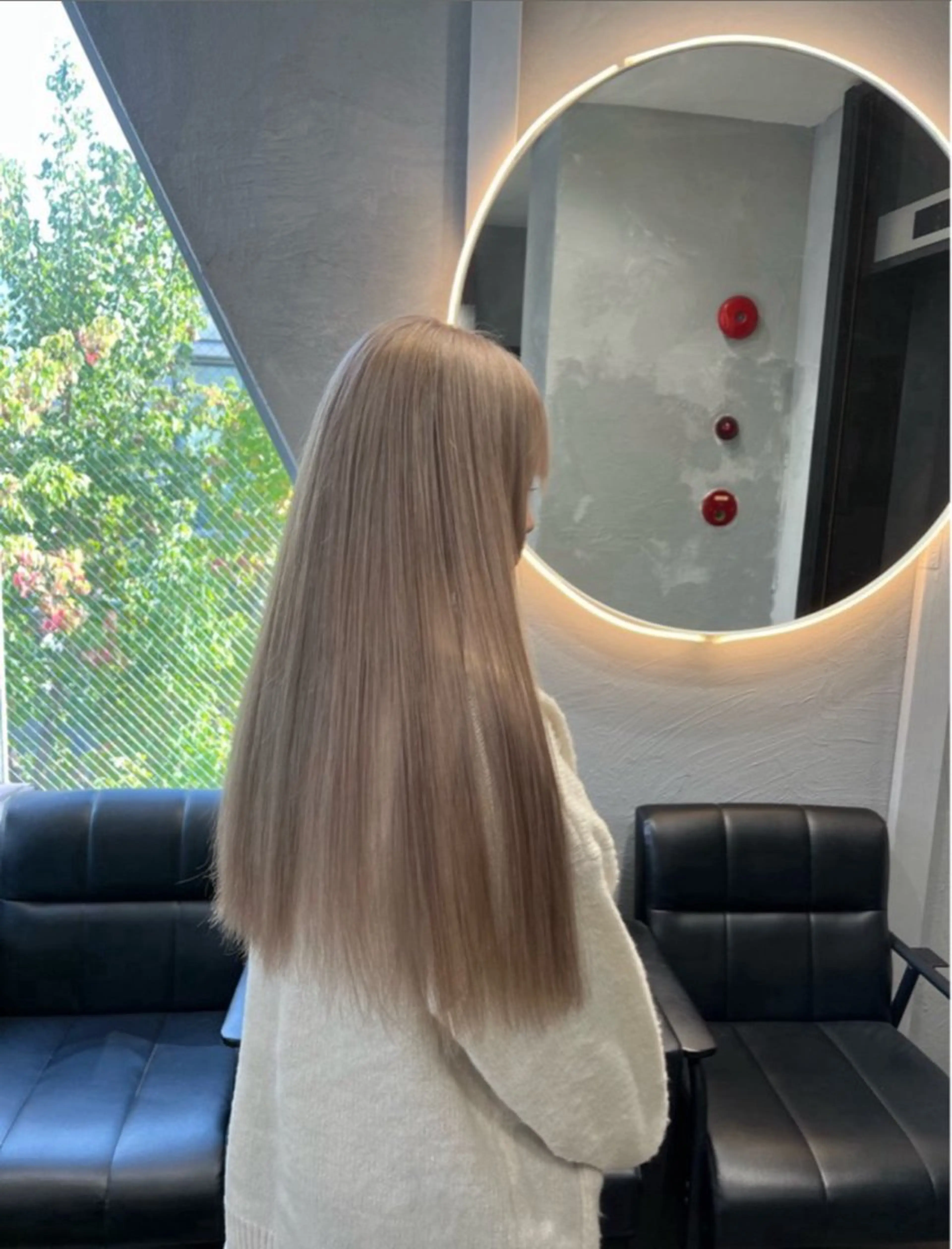 セミロング カラー ハイトーンカラー dao/ミルクティー /ブラウン/ブロンドのヘアスタイル