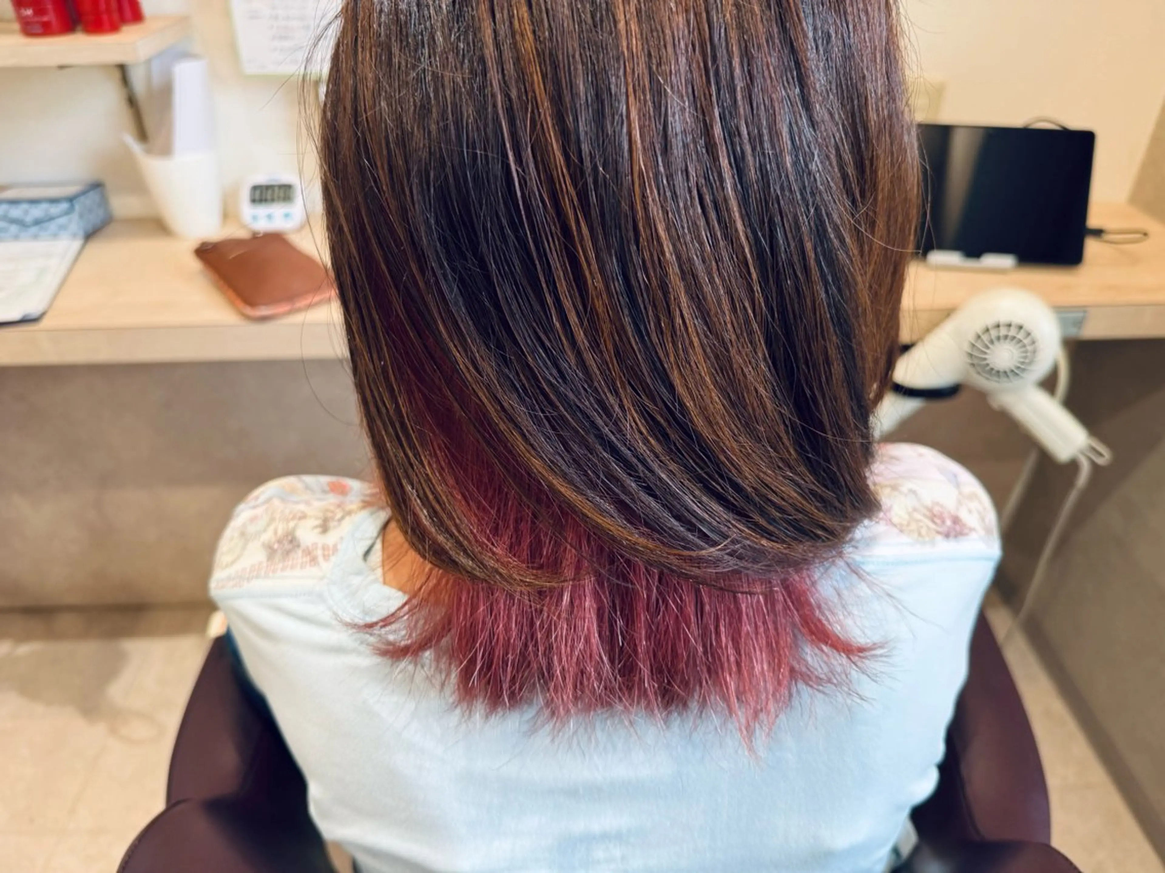 ミディアム カラー Erika [Simple]のヘアスタイル