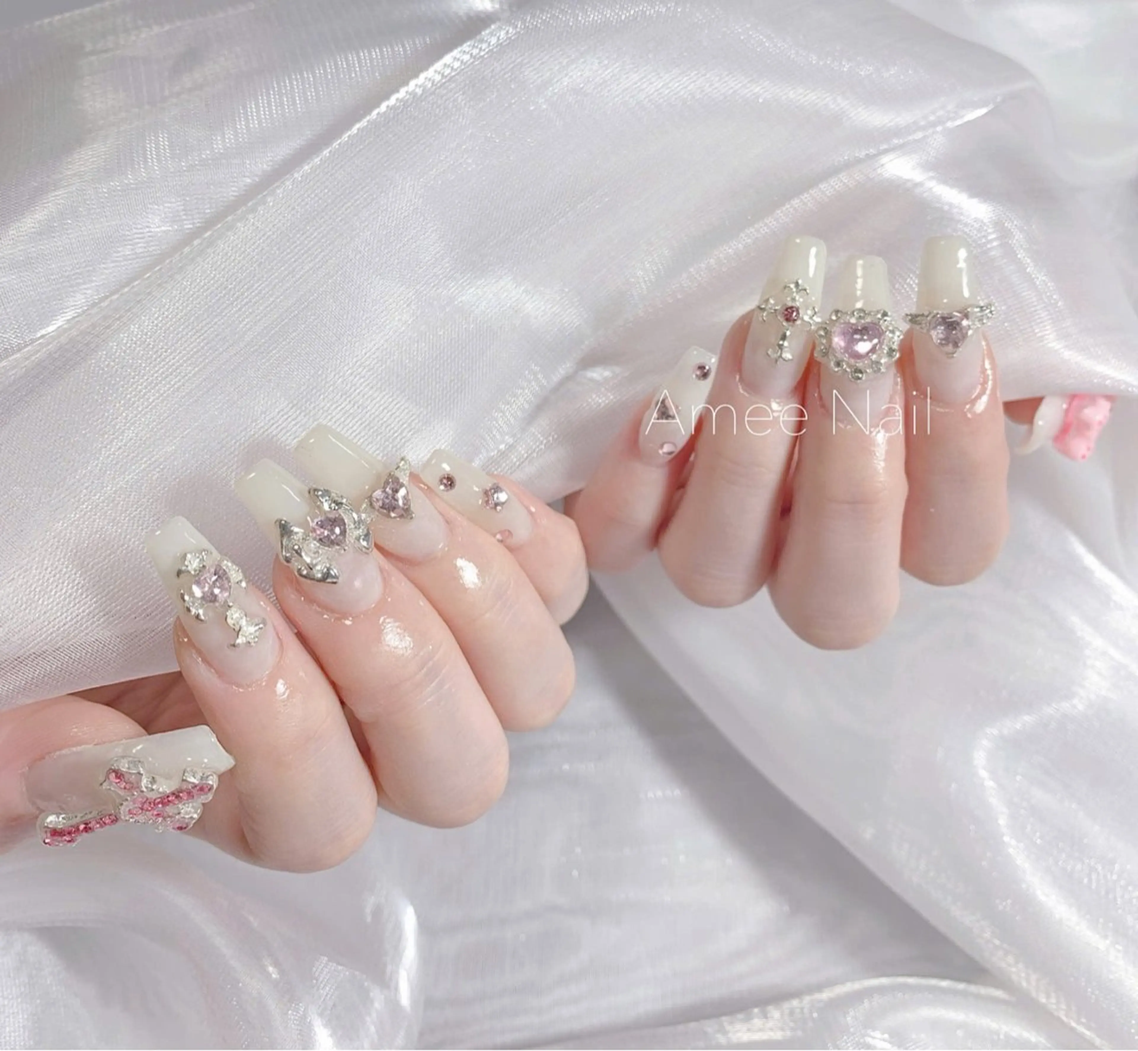 ネイル オーロラネイル クリアネイル フラッシュネイル ジェルネイル グラデーション ハンドネイル Amee Nail Salonのネイルデザイン