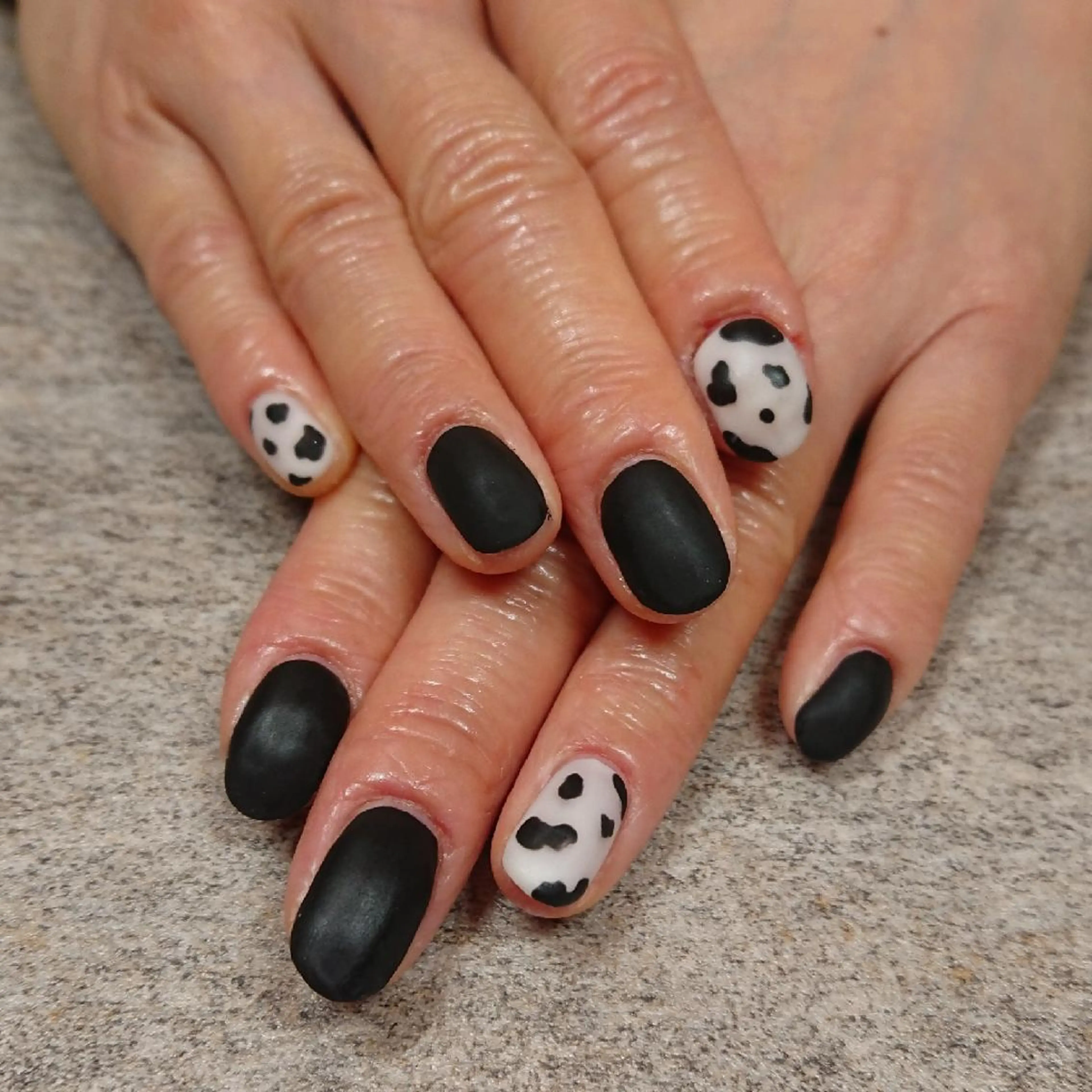 ネイル ジェヌインネイル 河内のネイルデザイン