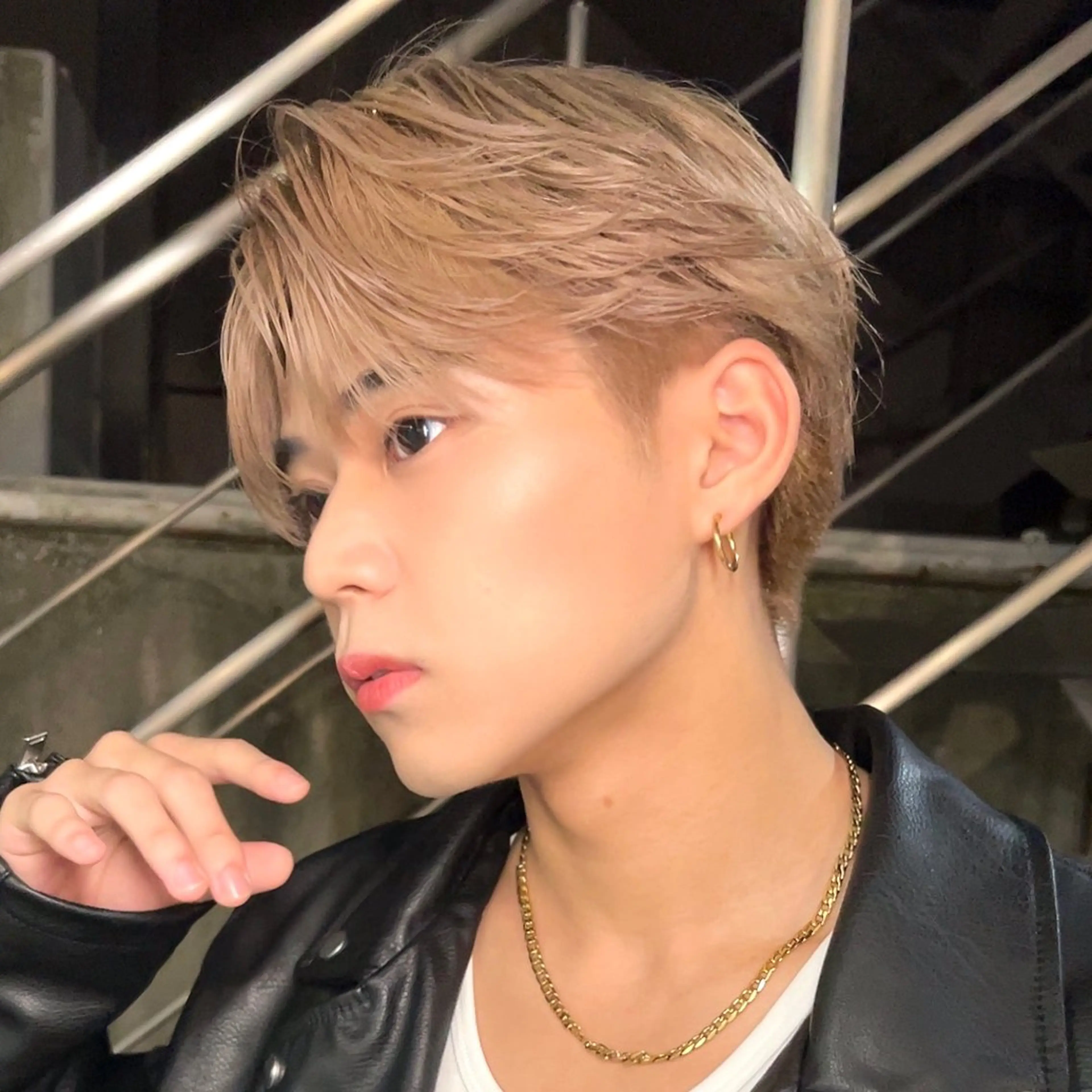 ミディアム カラー メンズ カット ヘアカラー 岡田大志🇰🇷 中/韓メンズヘアのヘアスタイル