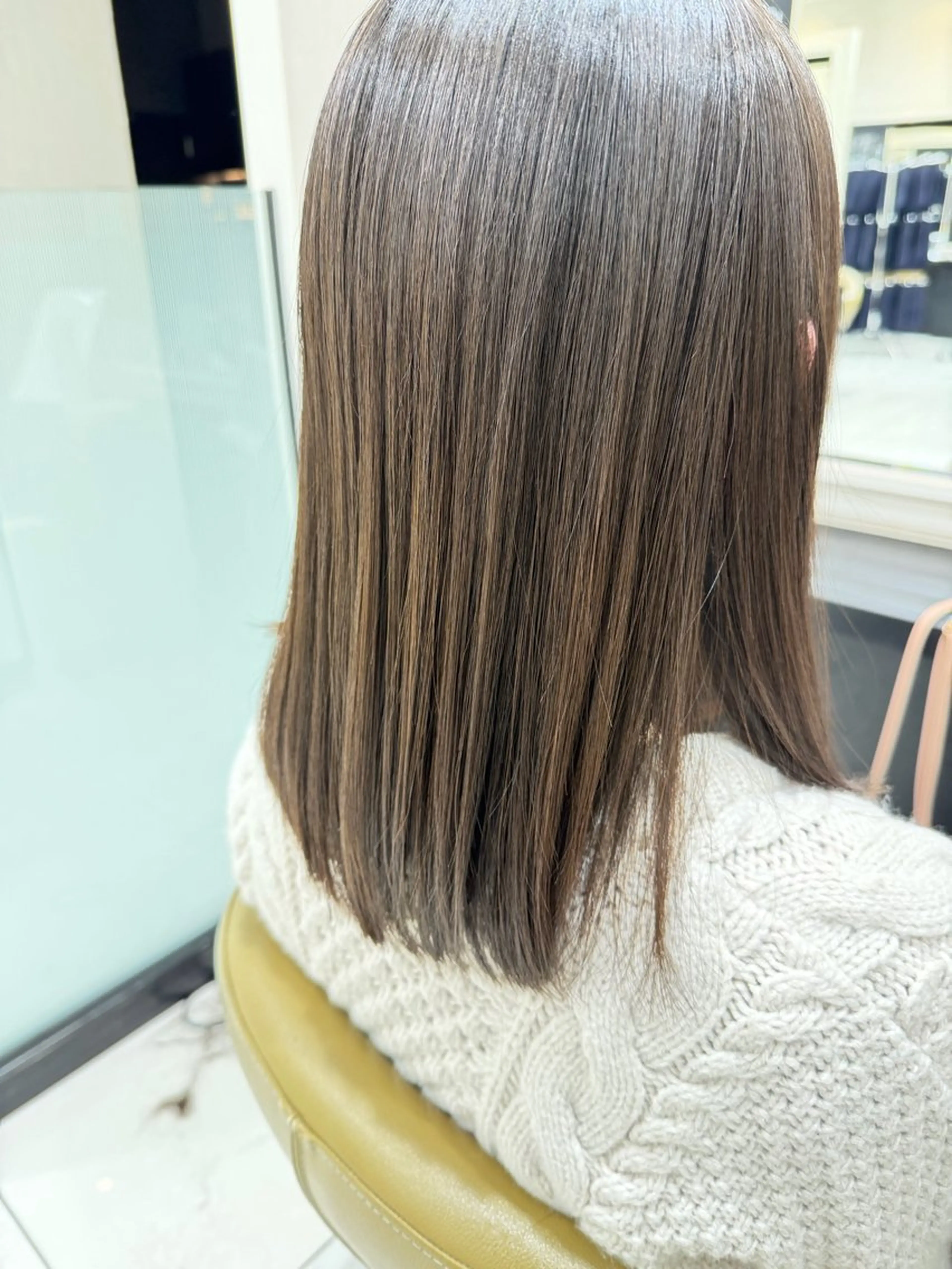 セミロング カット Yoshitsugi Fukaのヘアスタイル