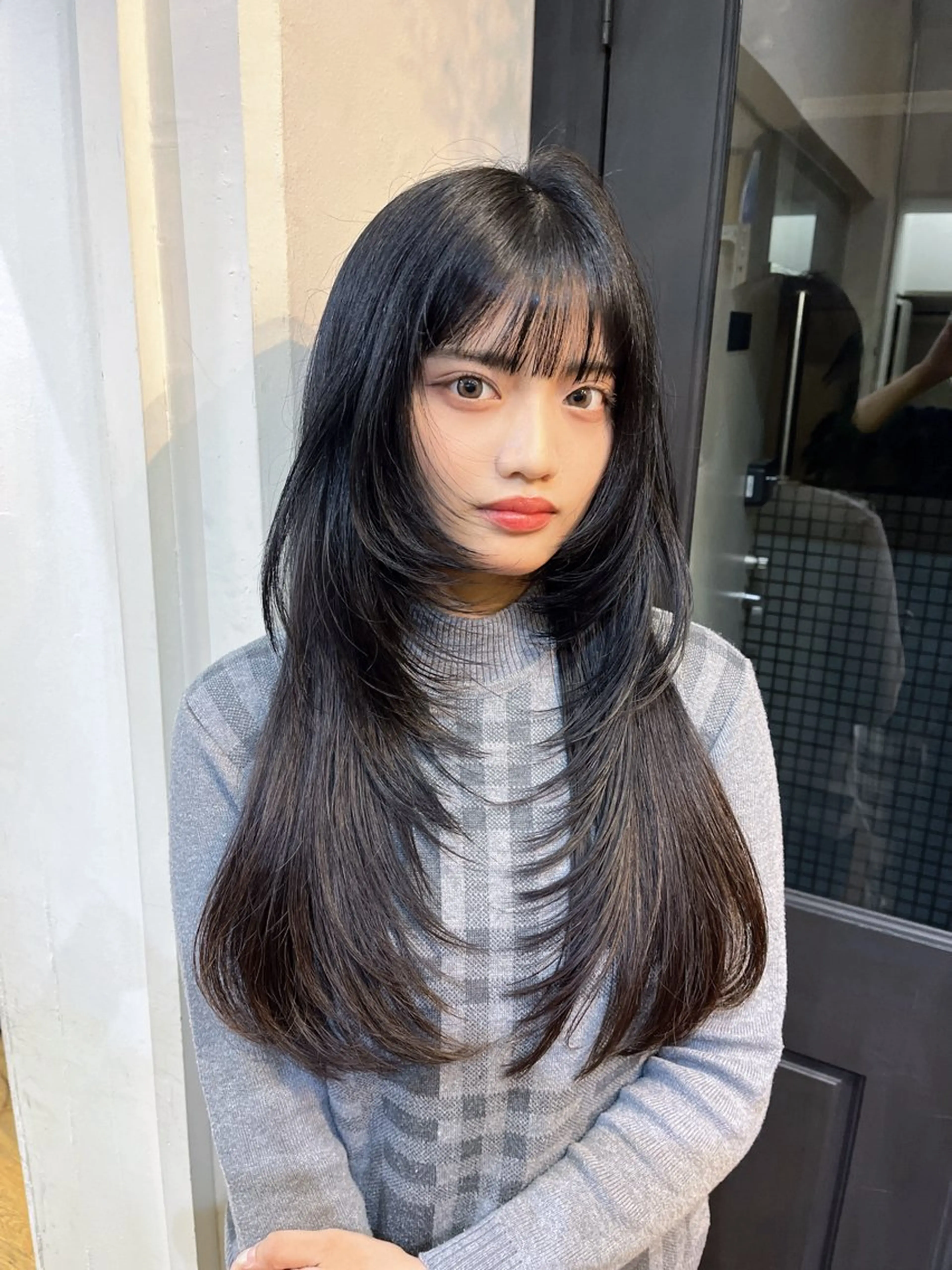 ロング ロングレイヤー レイヤーカット ロング カット ヘアカラー Airi 韓国y2k ボブパーマのヘアスタイル