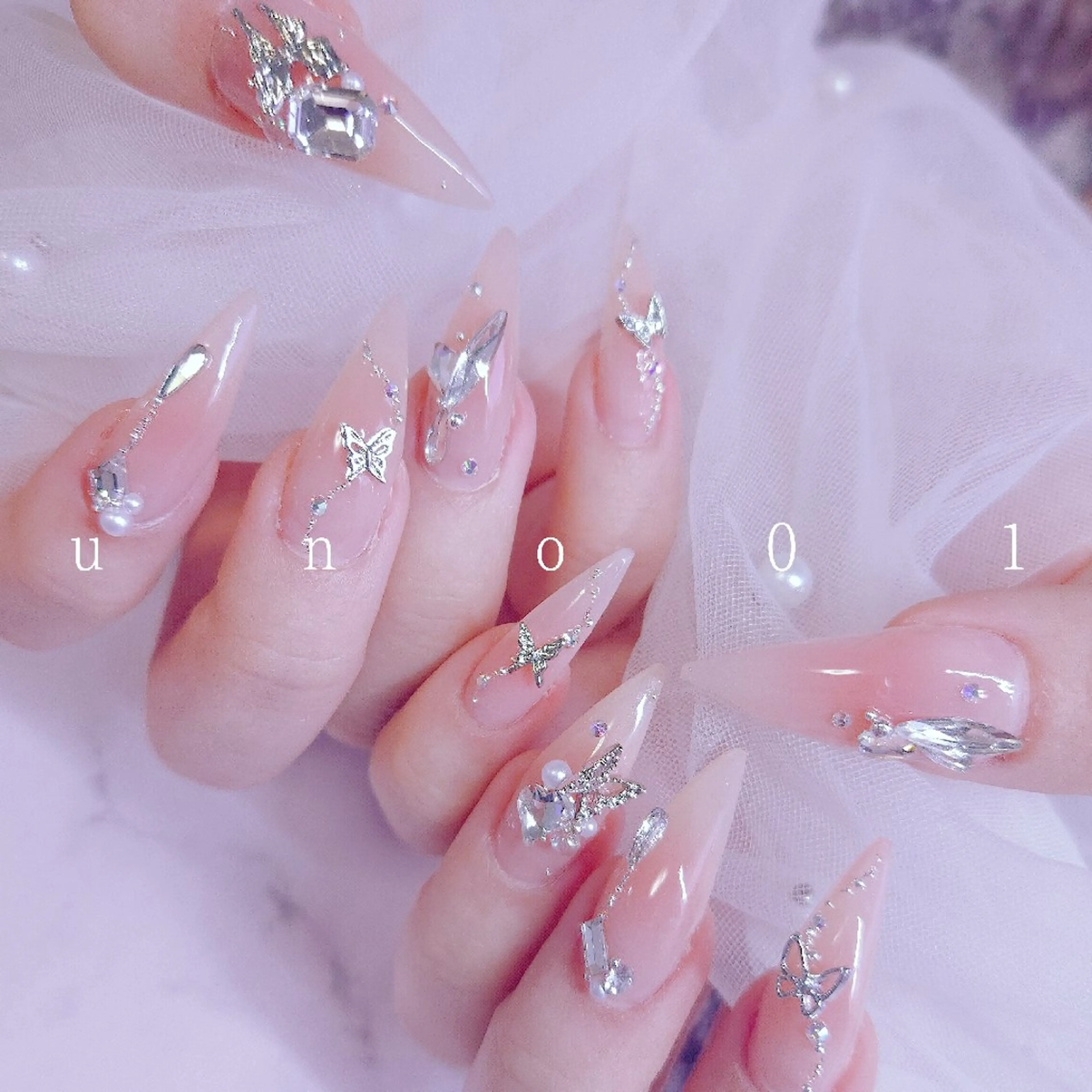 ネイル ハンドネイル 梅田🦄中崎町🩵 u n o 0 1のネイルデザイン