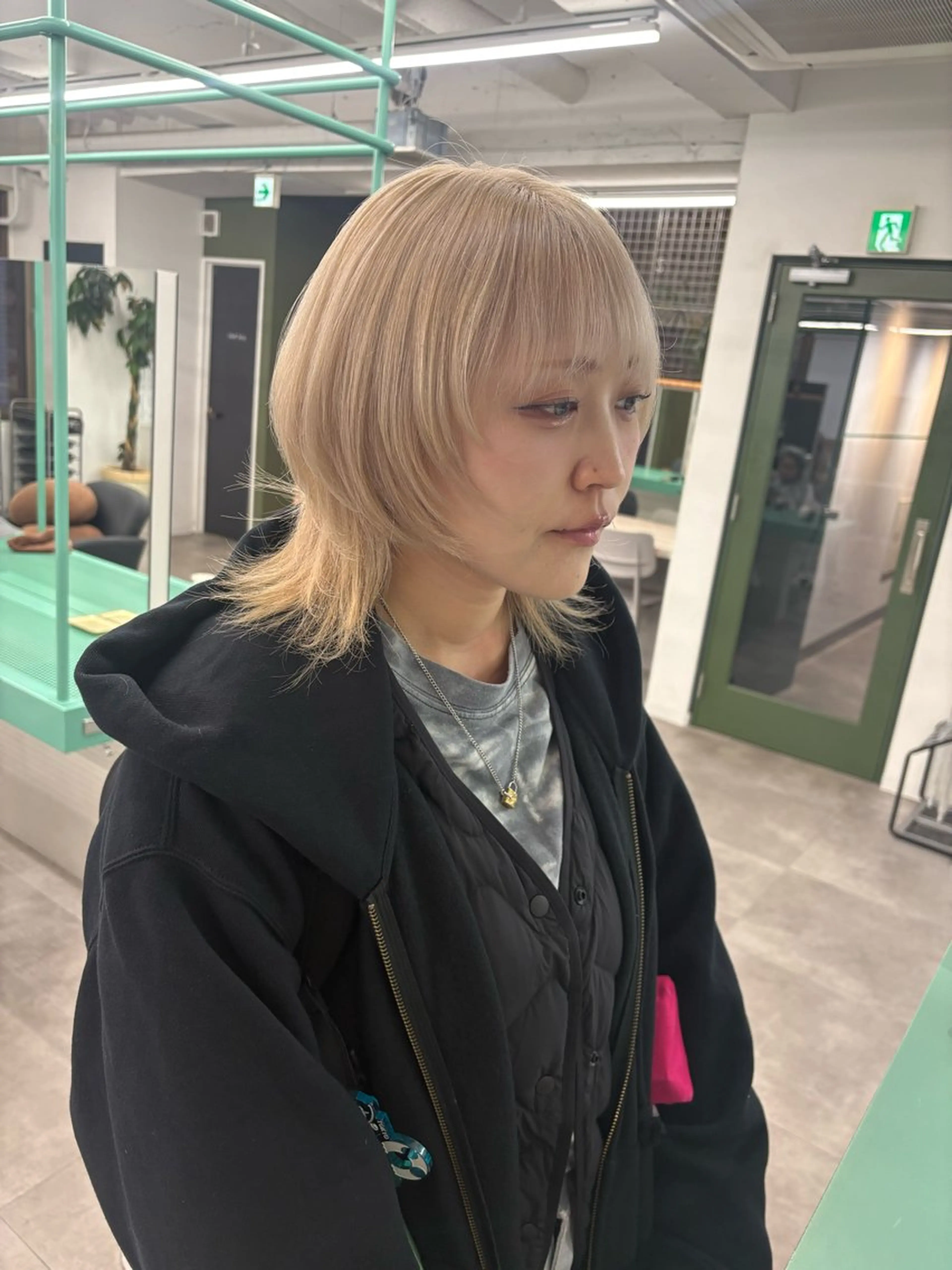 ミディアム ヘアカラー 綾乃／デザインカラー ／ハイトーン／ボブのヘアスタイル