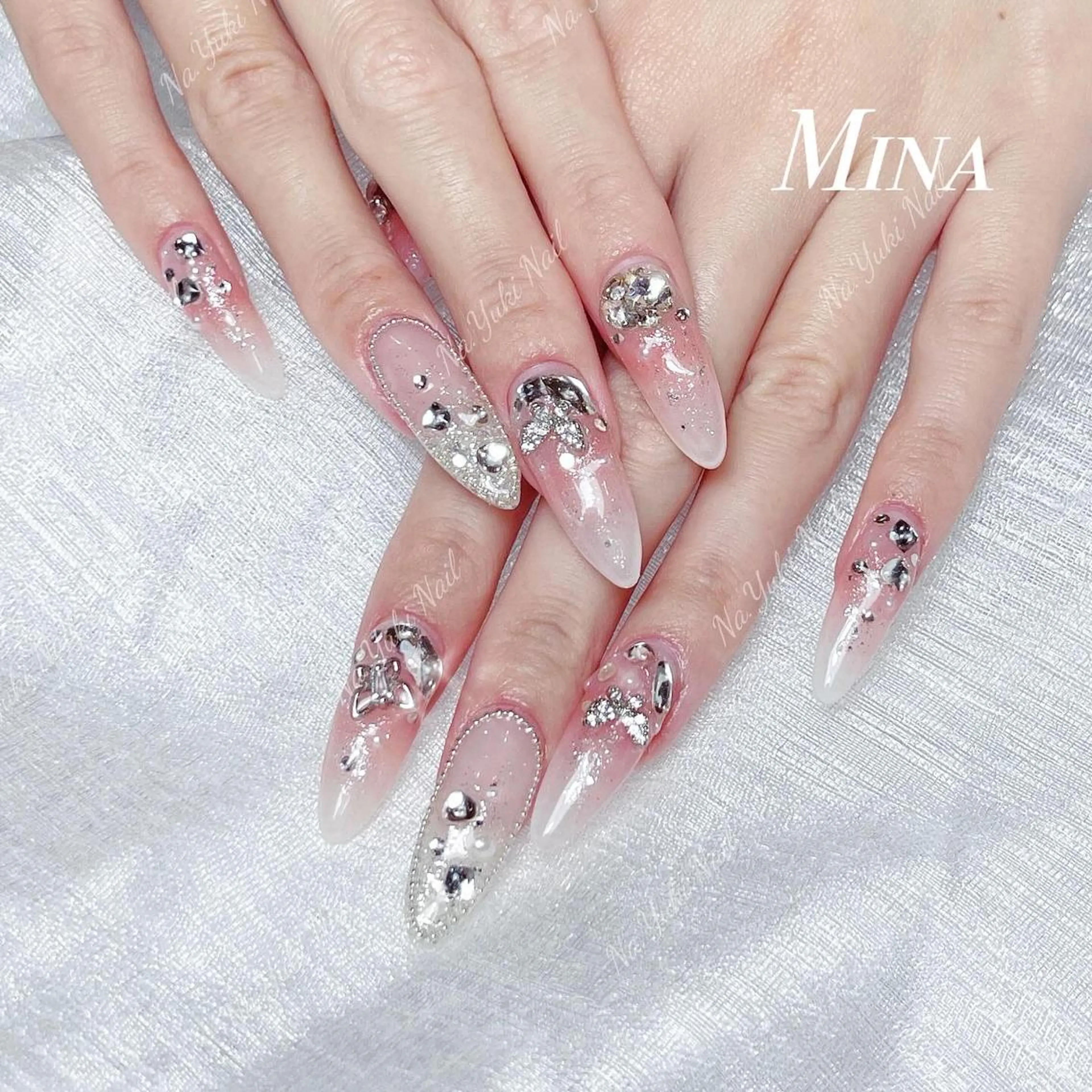 ネイル ハンドネイル 🦋 Queenieのネイルデザイン