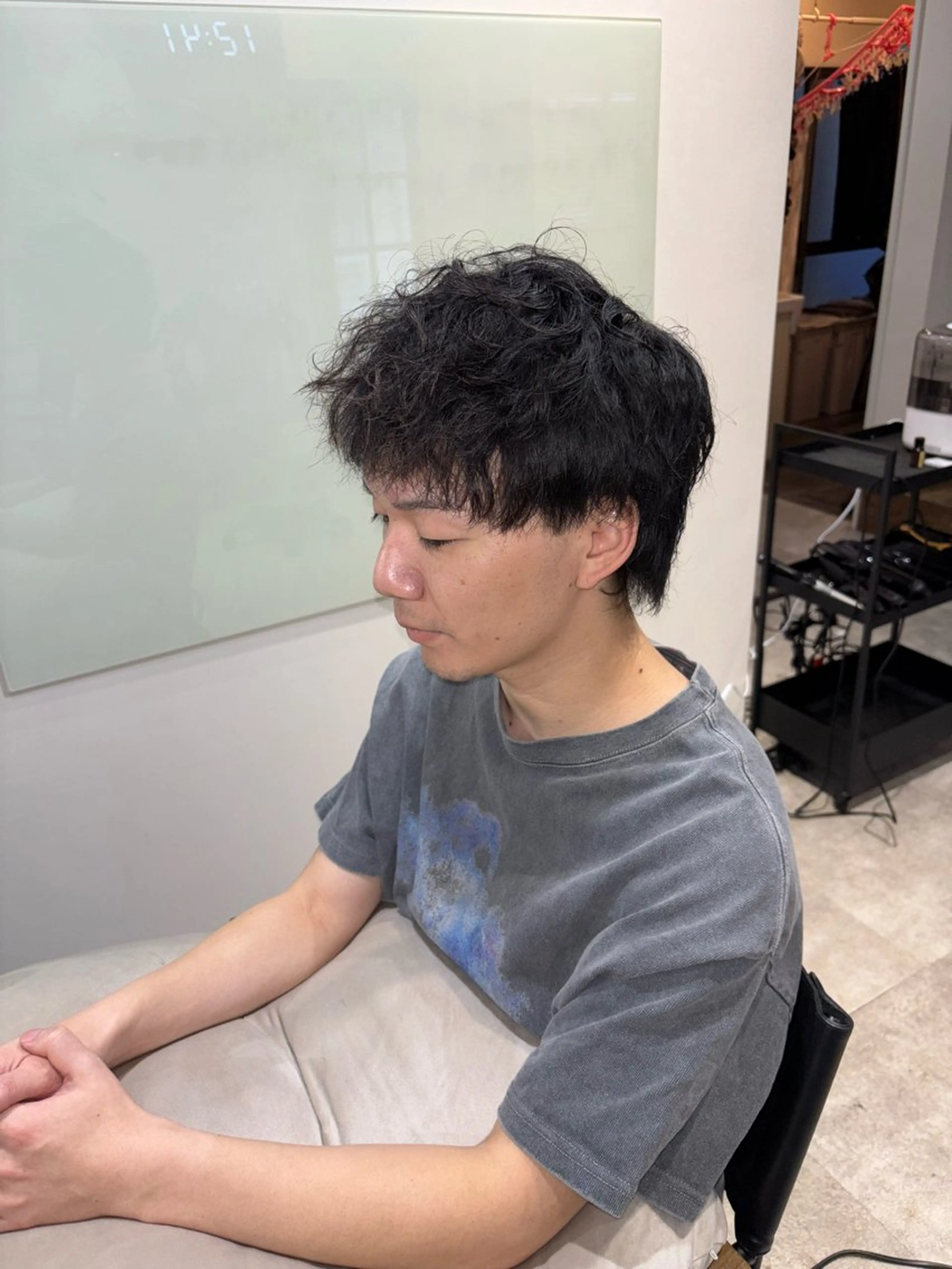 ミディアム メンズ ミディアムパーマ メンズパーマ 波巻きパーマ メンズウルフカット ウルフカット なりたいを叶えます！ 出口 紗依のヘアスタイル