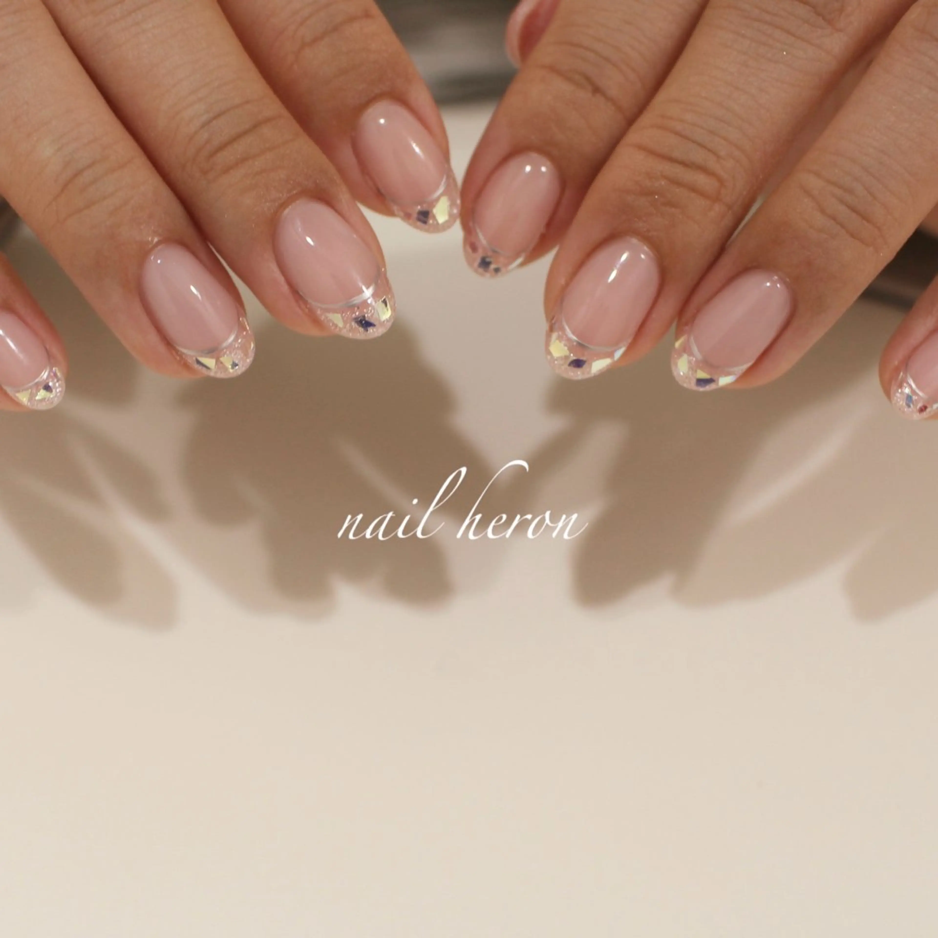 ネイル フレンチネイル ガラスフレンチ ハンドネイル saki_ nail heronのネイルデザイン