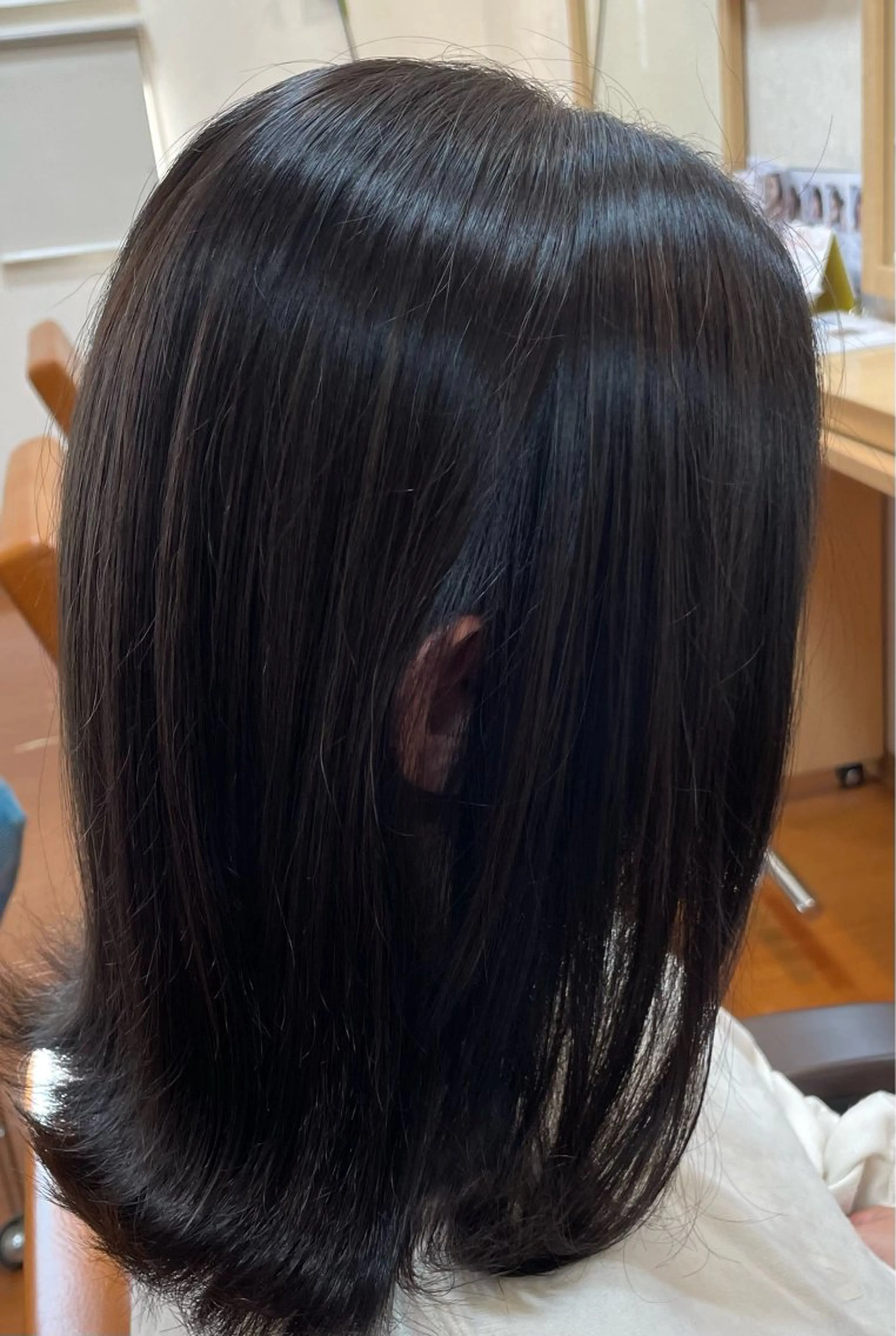 カラー 小島 愛のヘアスタイル