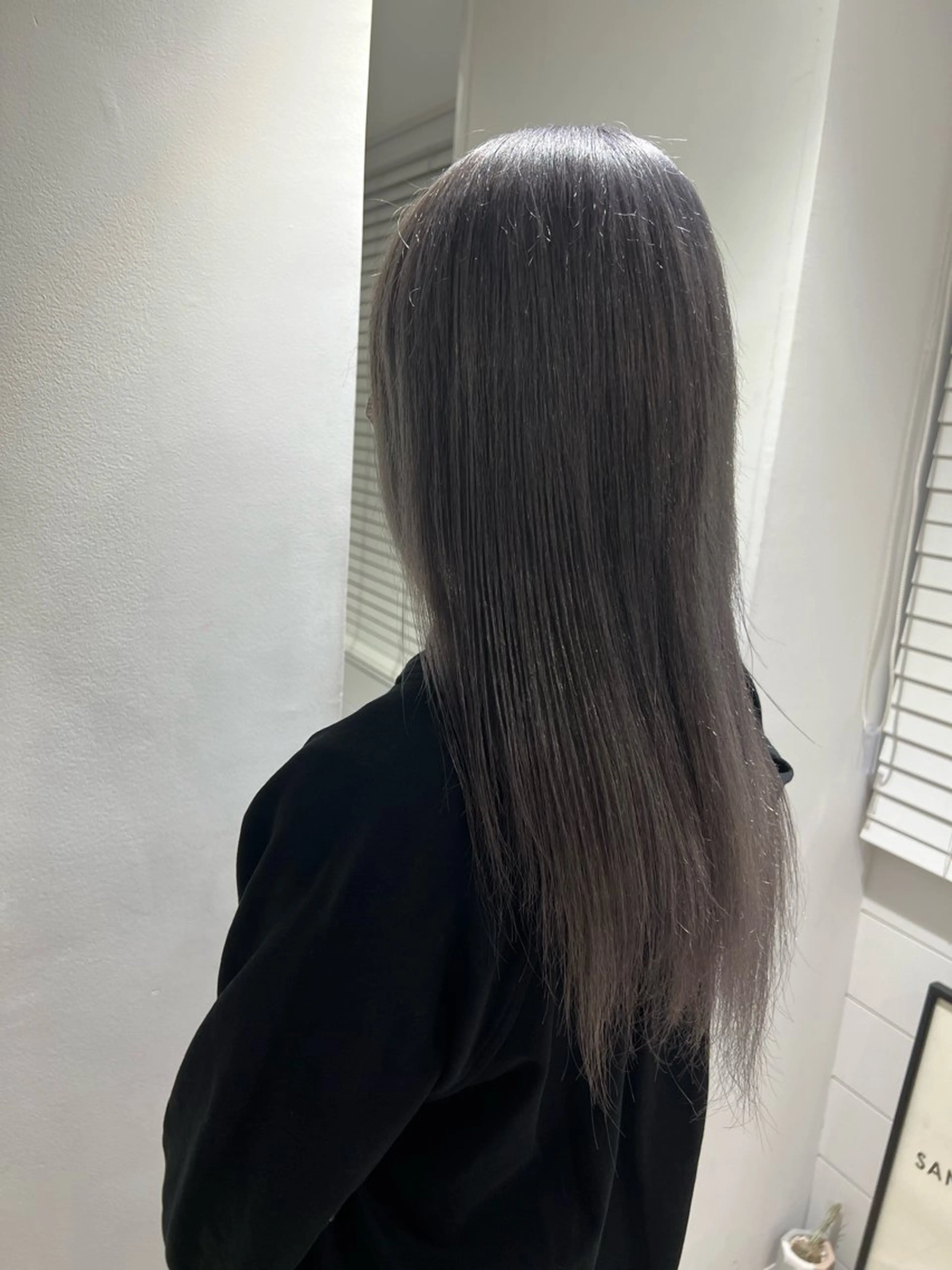 ロング カラー ogura hitomiのヘアスタイル