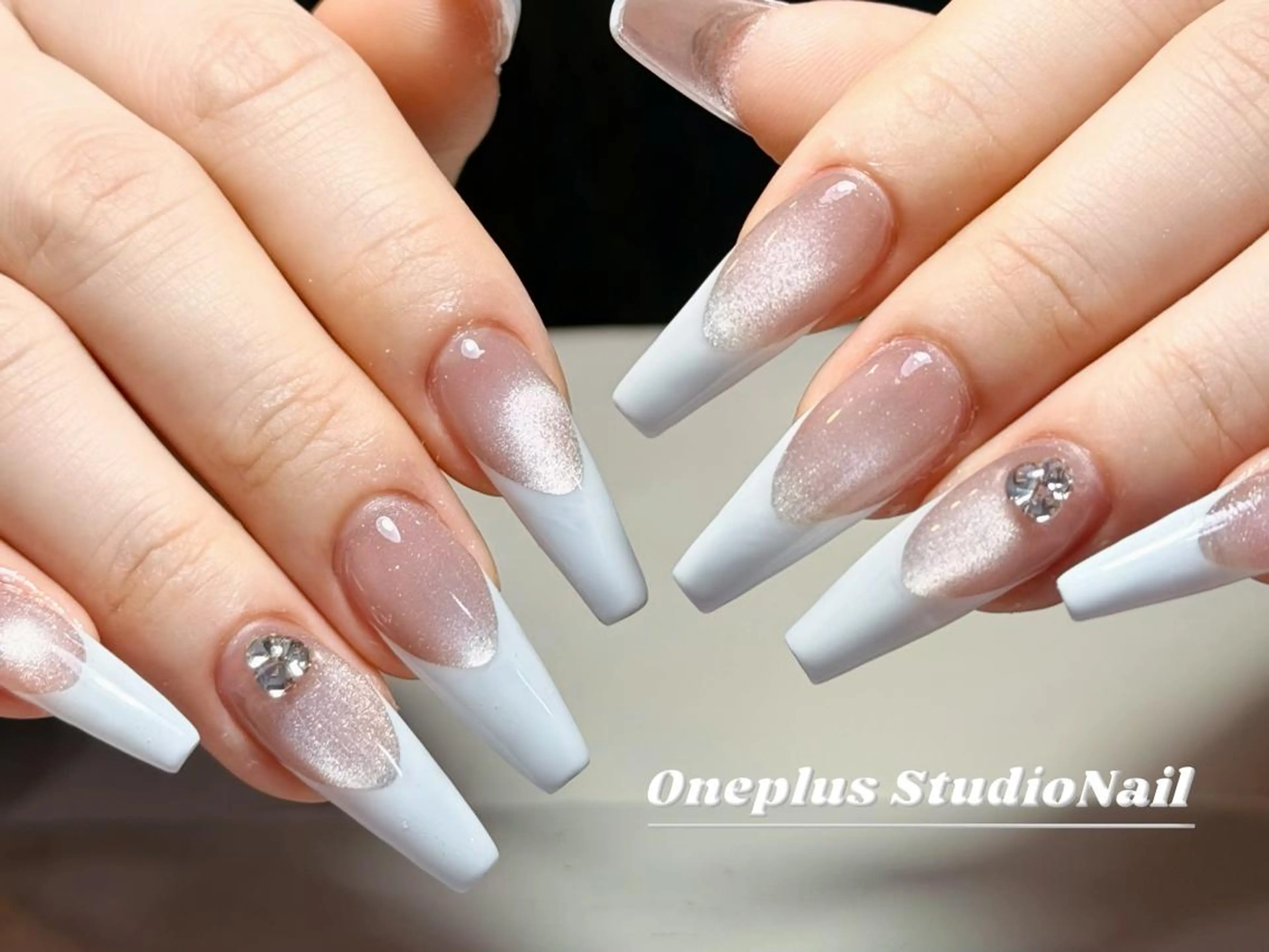 ネイル アニマル柄 ボルドー ブラウン フレンチネイル マグネットネイル One plus StudioNailのネイルデザイン