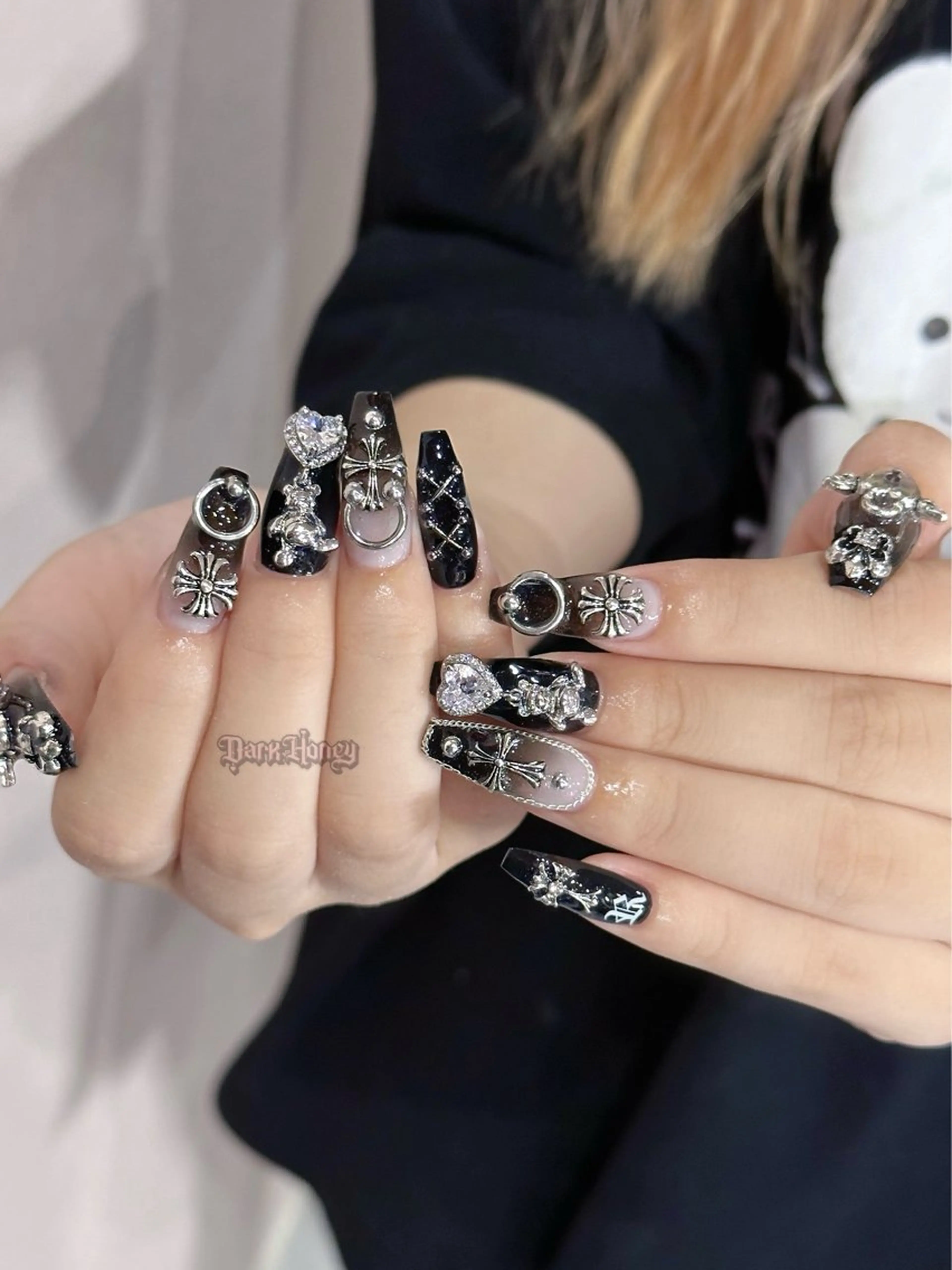 メンズ ネイル ハート ロングネイル メンズネイル シルバー ハンドネイル ハンドケア DarkHoney 池袋店のネイルデザイン