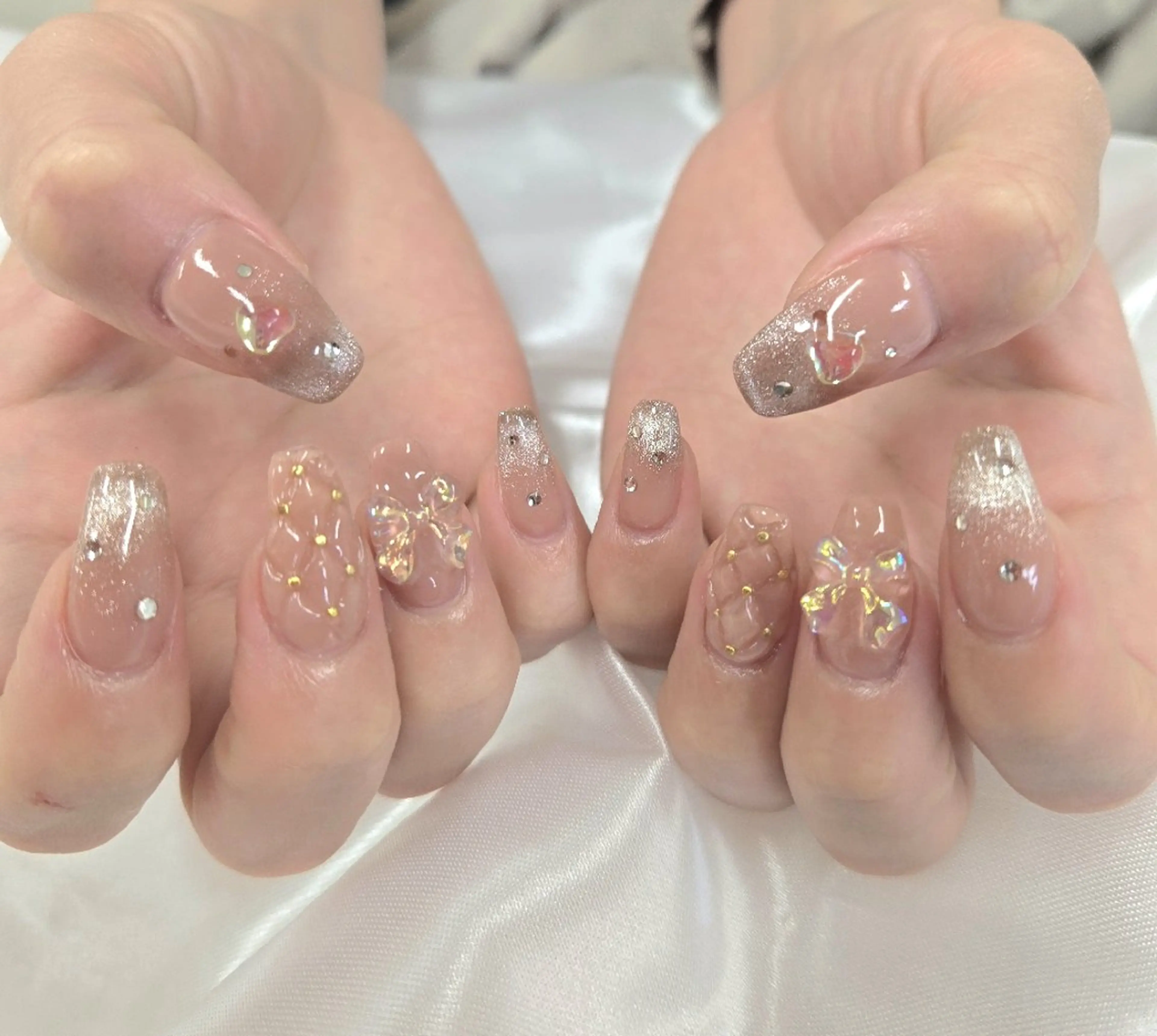 ネイル アートネイル オーロラネイル チークネイル ジェルネイル グラデーション ハンドネイル 河野ちえ (雑誌掲載サロン)のネイルデザイン