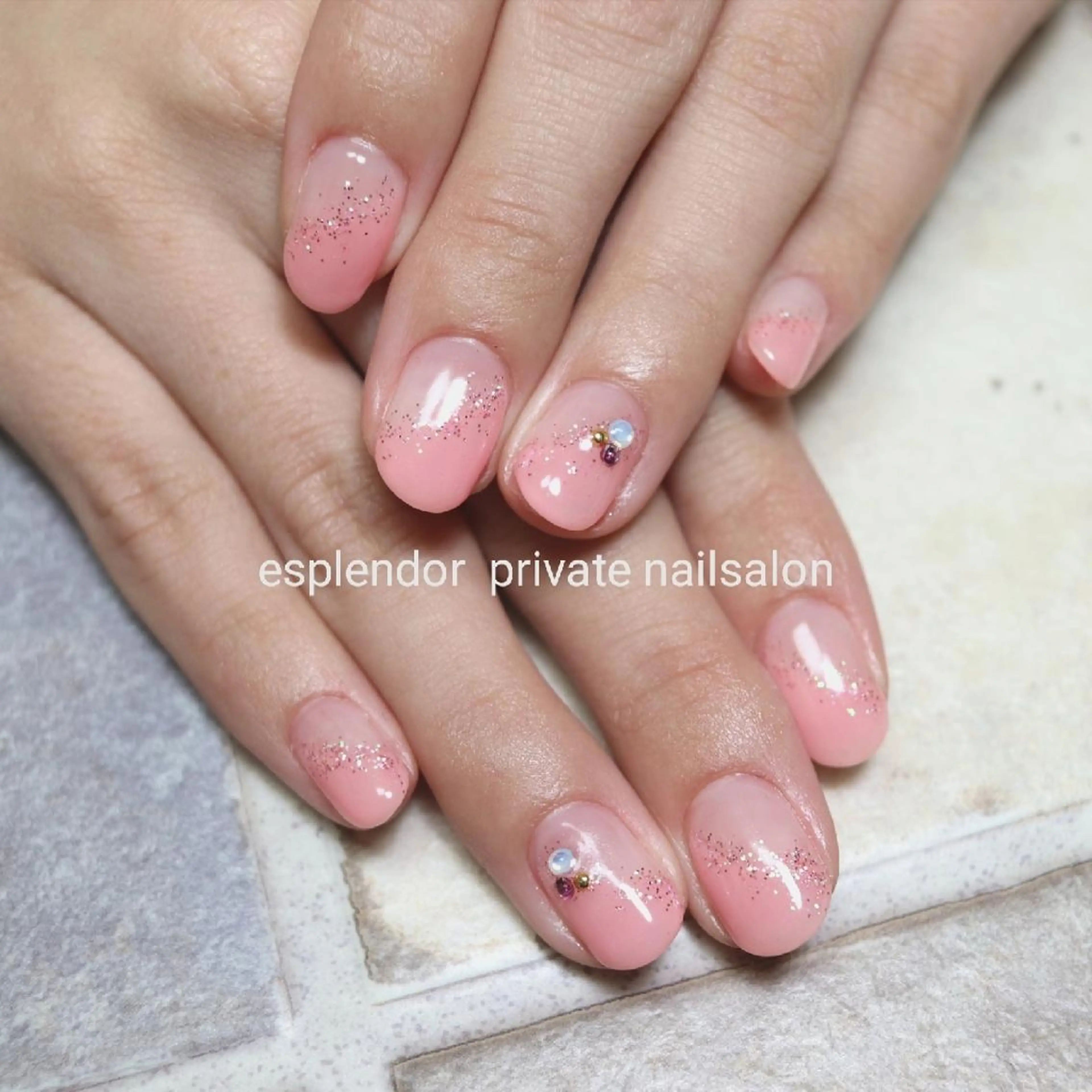 ネイル フレンチネイル 斜めフレンチ オフィスネイル ピンク シンプルネイル esplendor  エスプレンドル所属・esplendor  小野寺のネイルデザイン