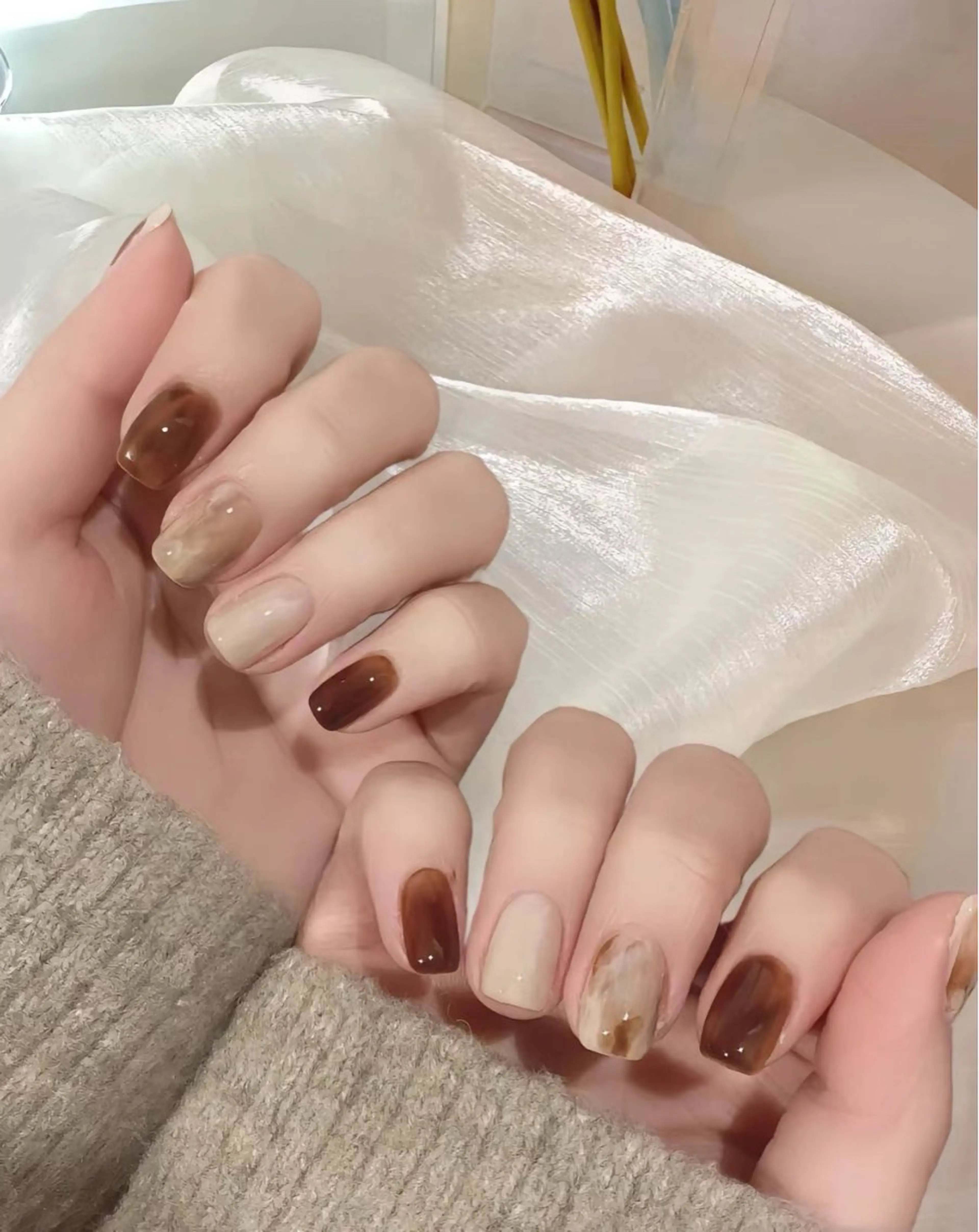 ネイル 長さ出し フットネイル フレンチネイル ジェルネイル ガラスフレンチ ハンドネイル ハンドケア More Glam渋谷店のネイルデザイン