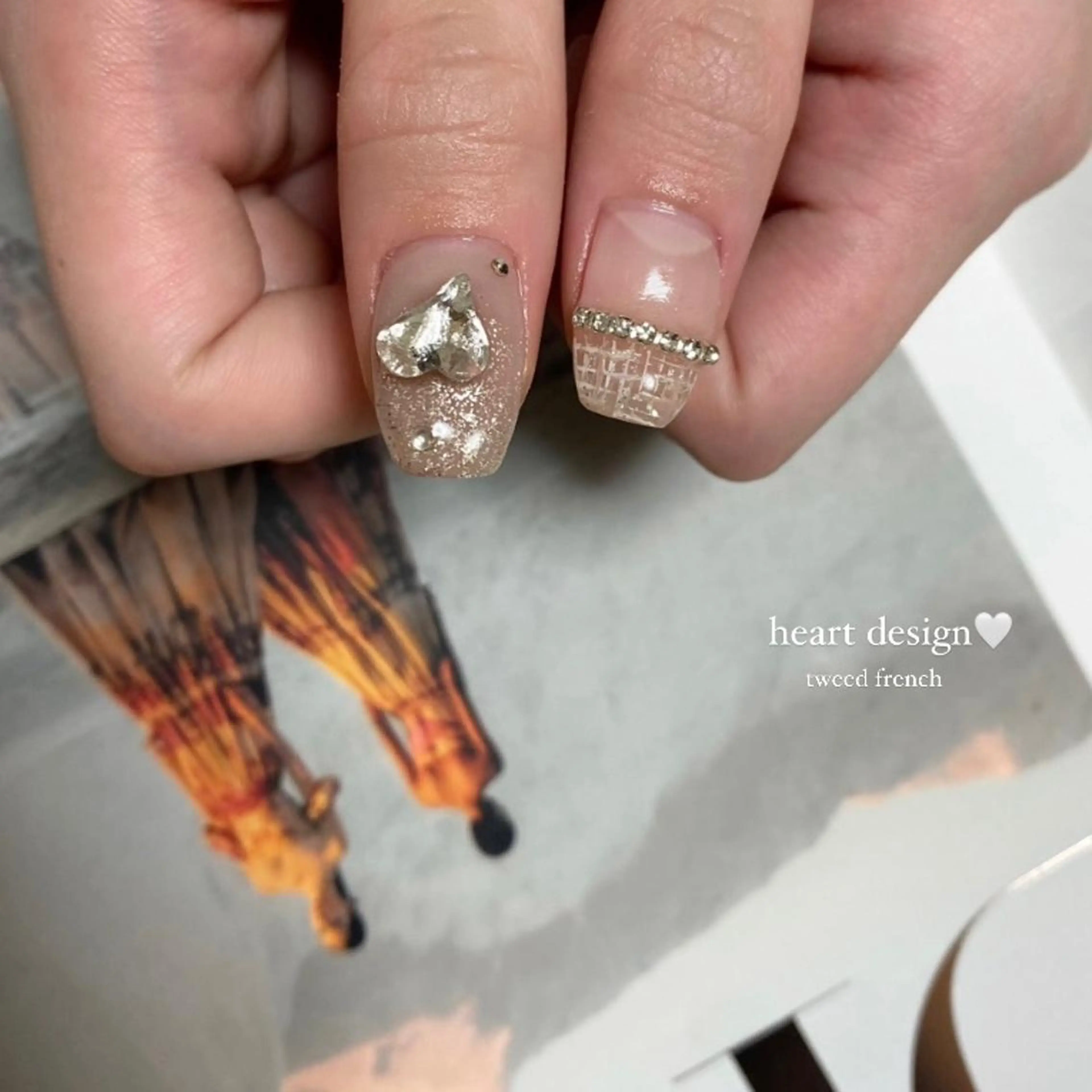 ネイル フレンチネイル キラキラネイル ツイードネイル h.ours _のネイルデザイン