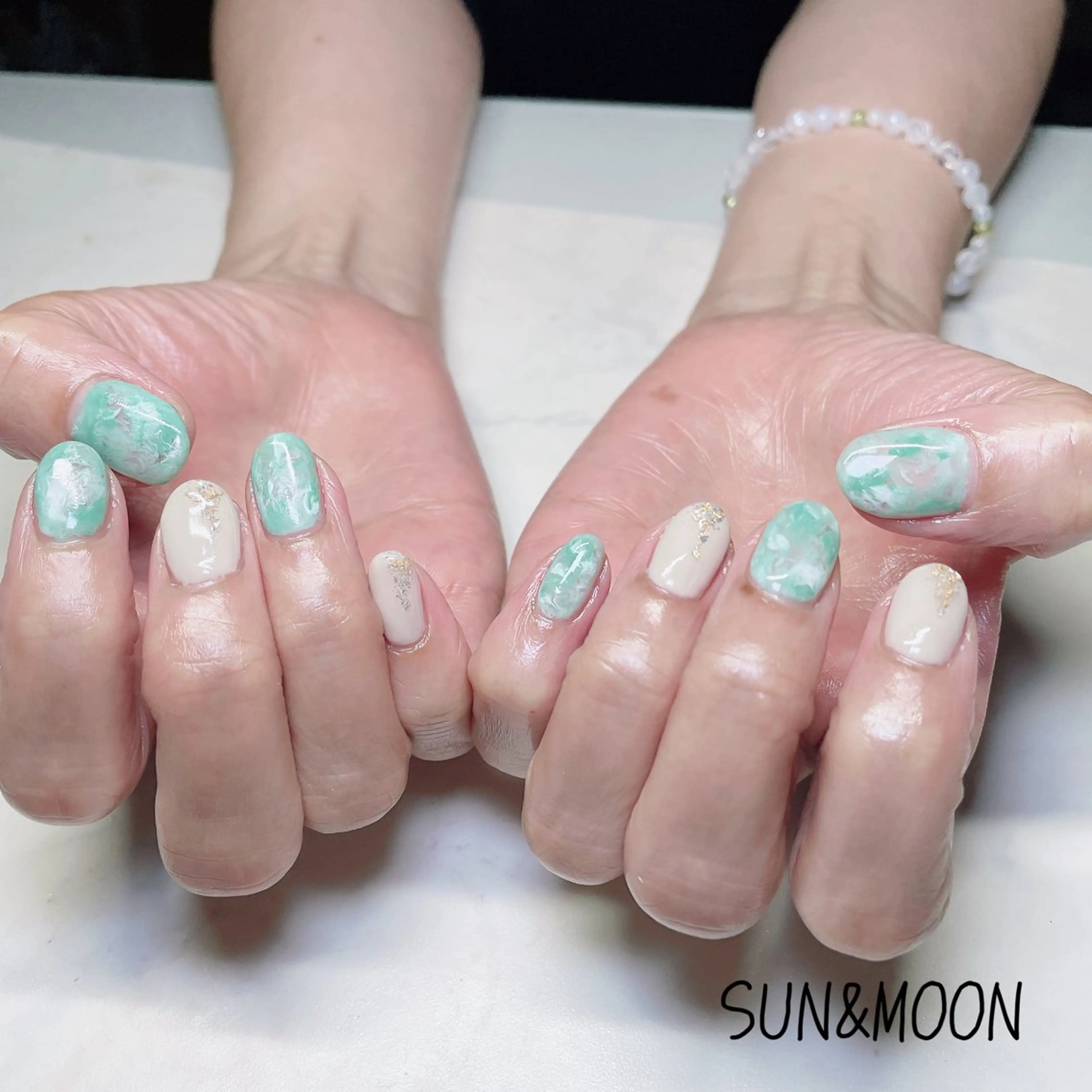 ネイル ハンドネイル ハンドケア SUN&MOON REOのネイルデザイン